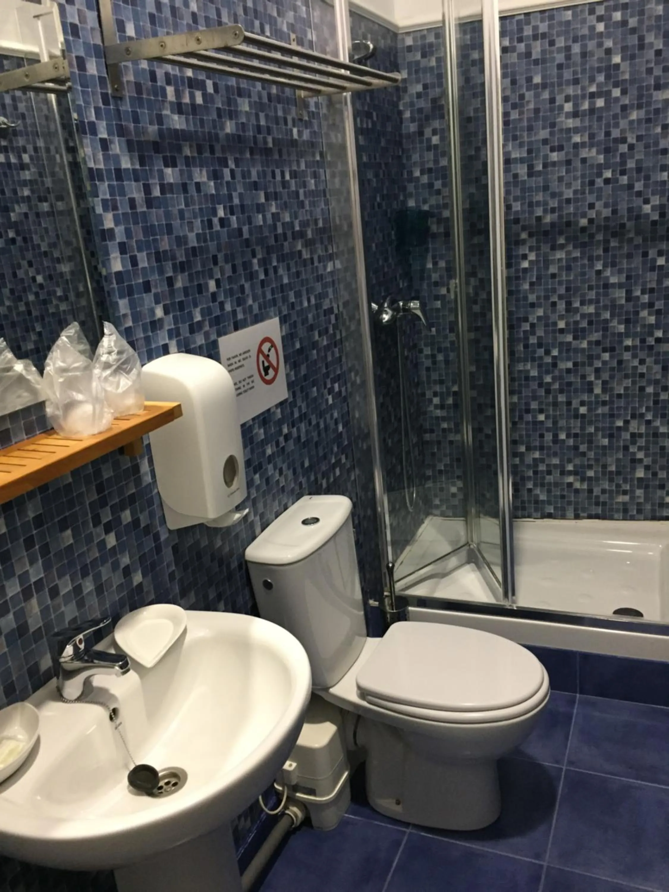Toilet in Balneario La Encarnacion