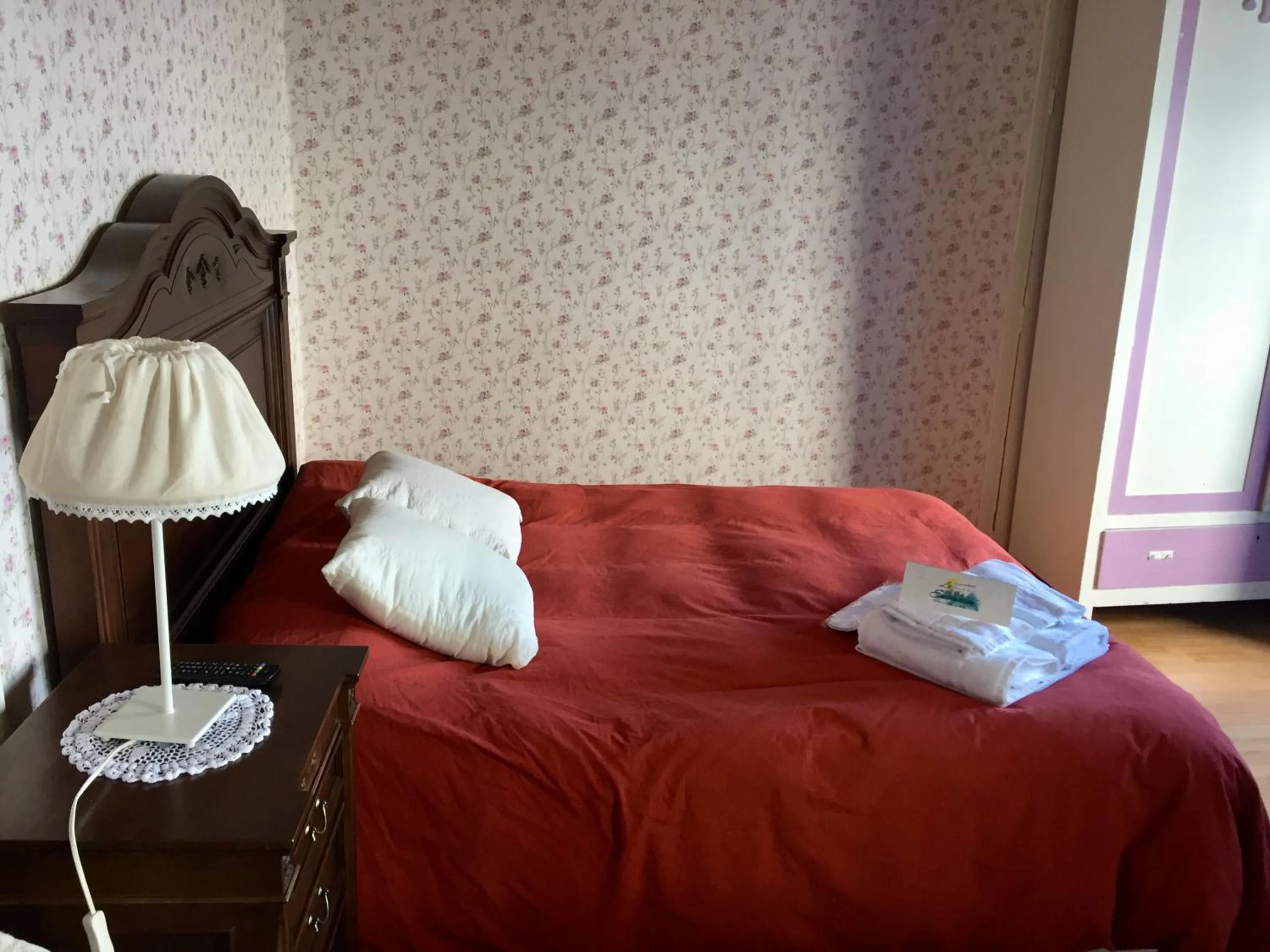 Bed in Balneario La Encarnacion