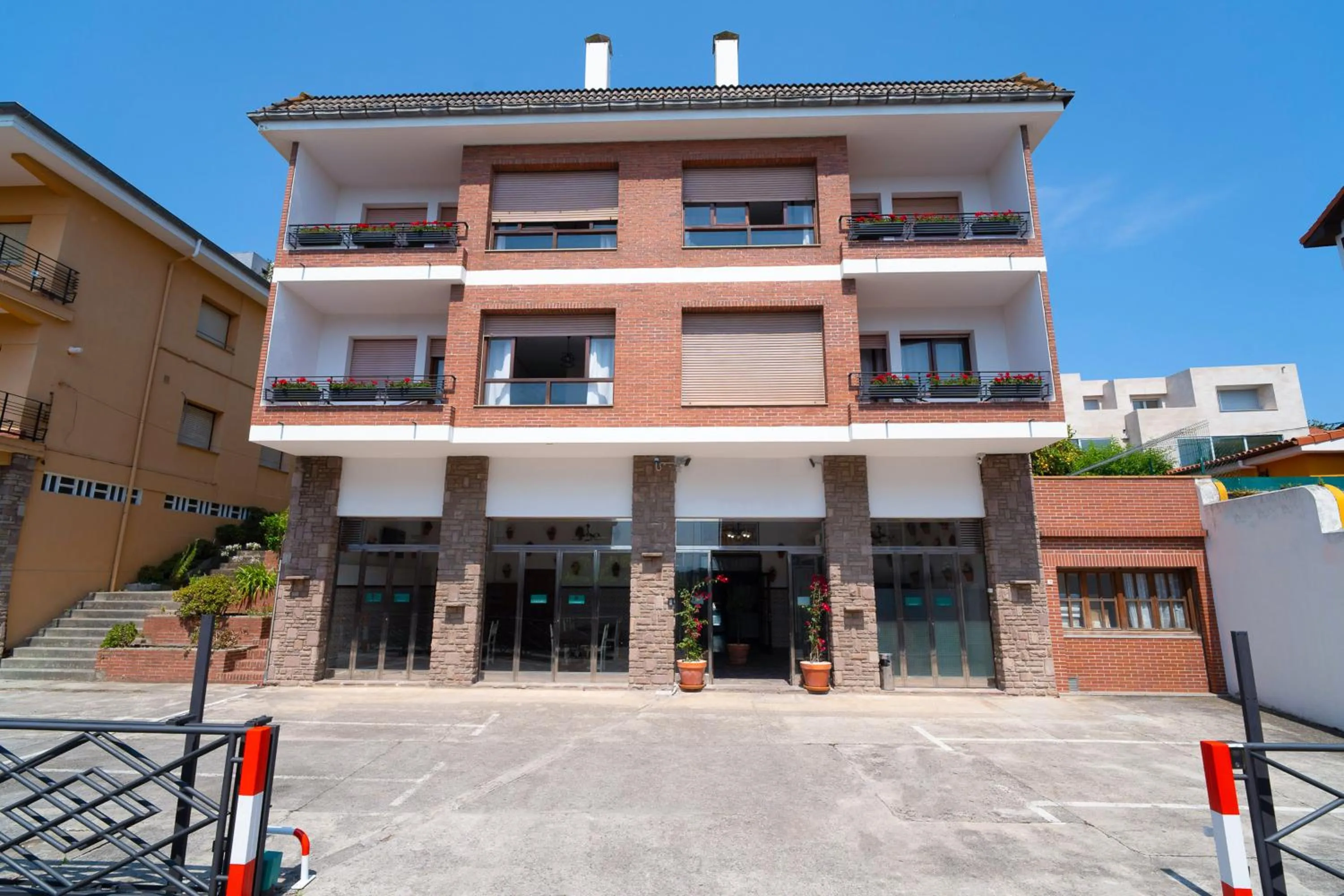 Property building in Apartamentos Santander Centro 3000