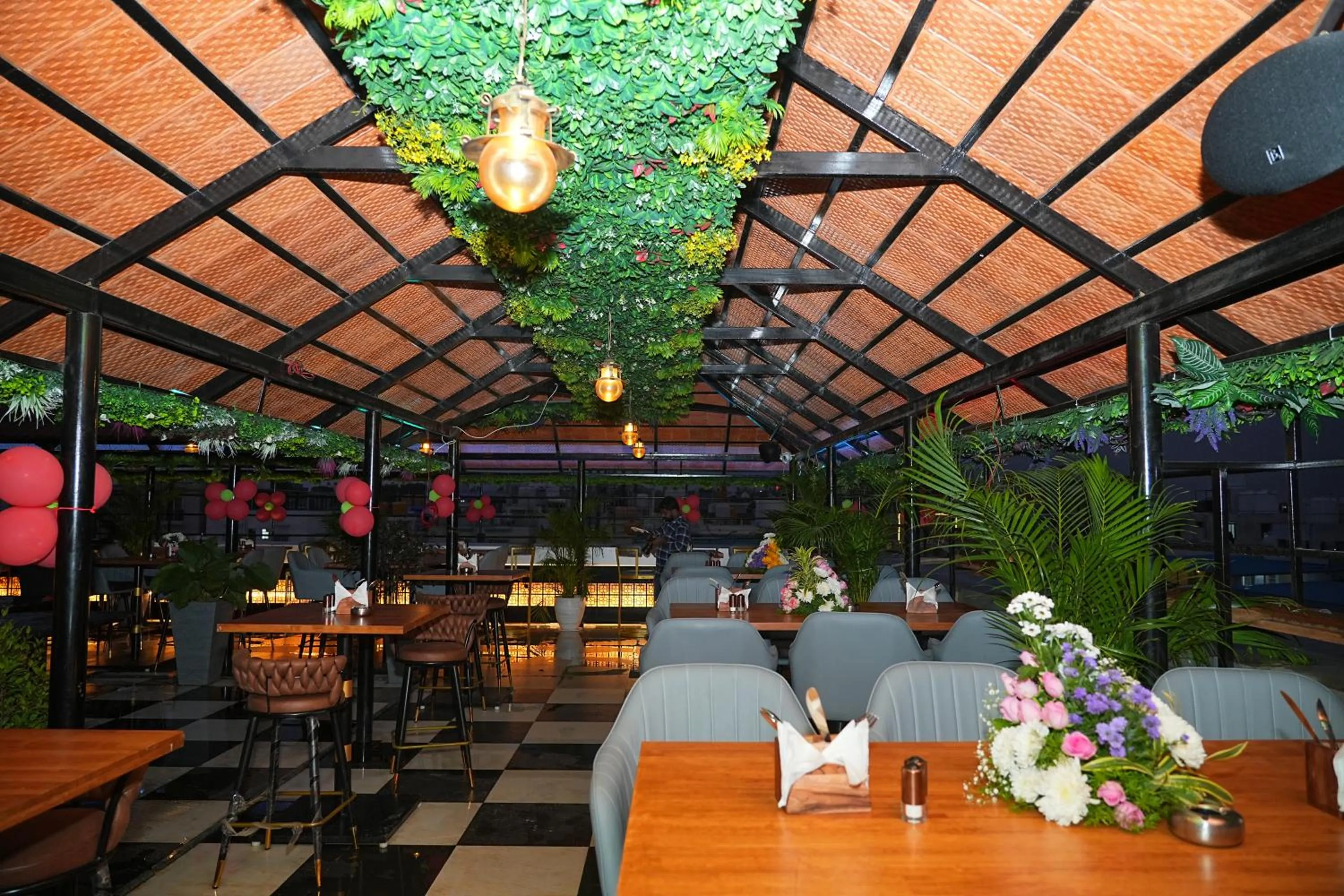 Restaurant/places to eat in Hotel Grand Kasturi