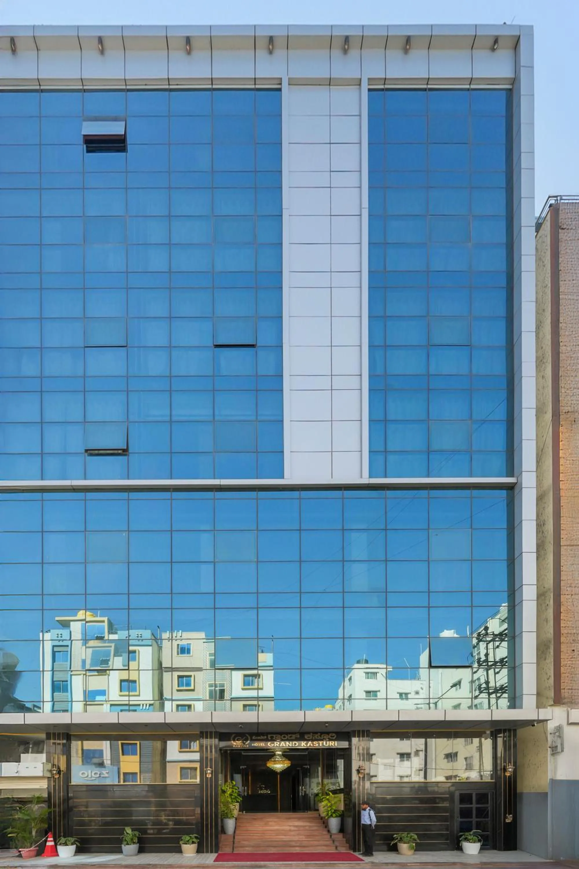 Facade/entrance in Hotel Grand Kasturi
