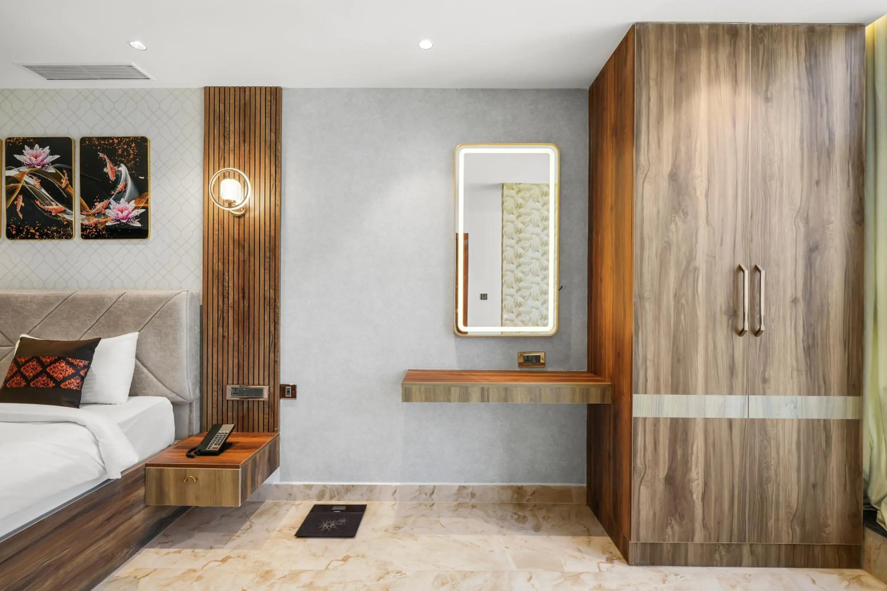 View (from property/room), Bed in Hotel Grand Kasturi