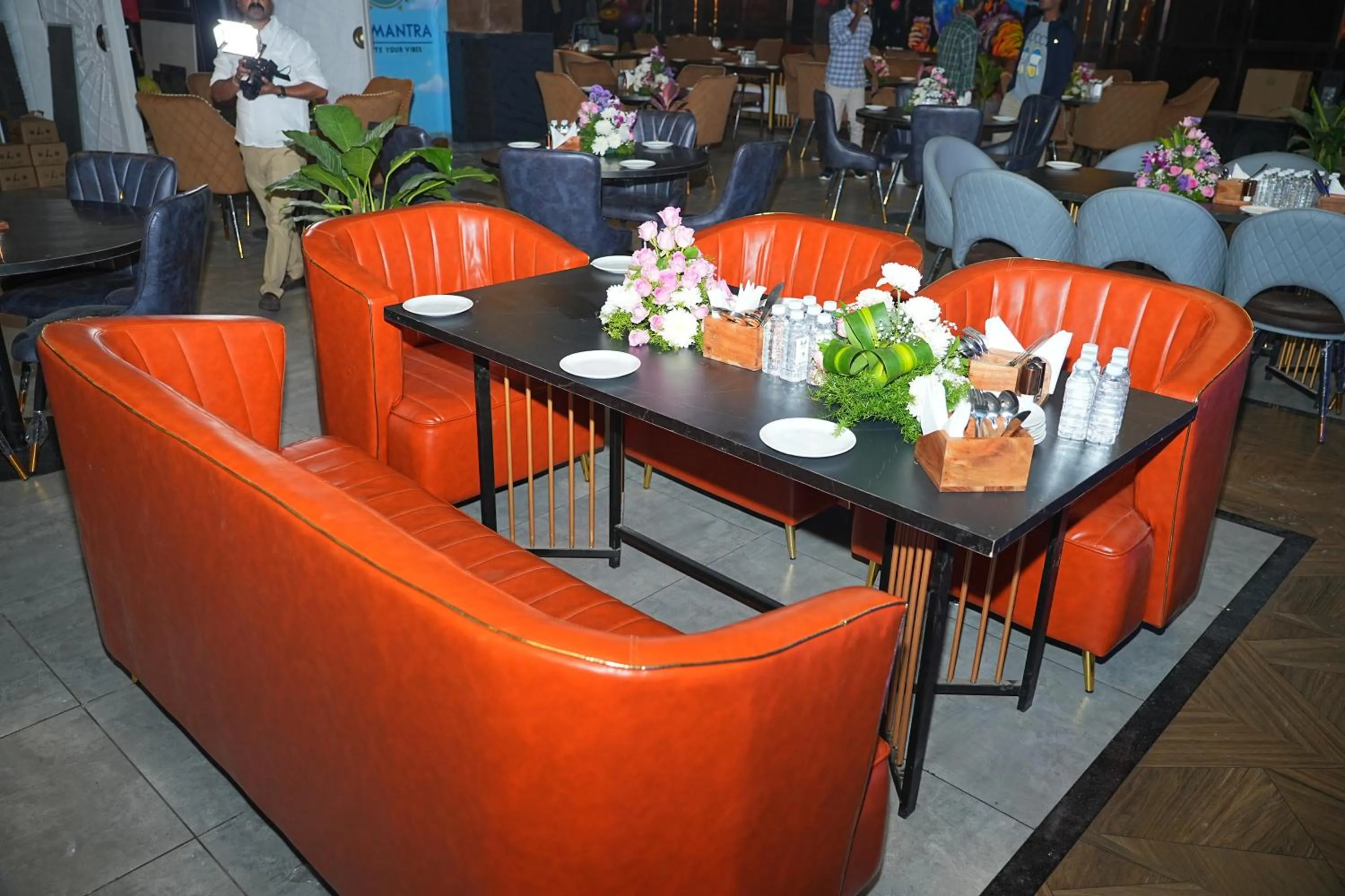 Restaurant/places to eat in Hotel Grand Kasturi