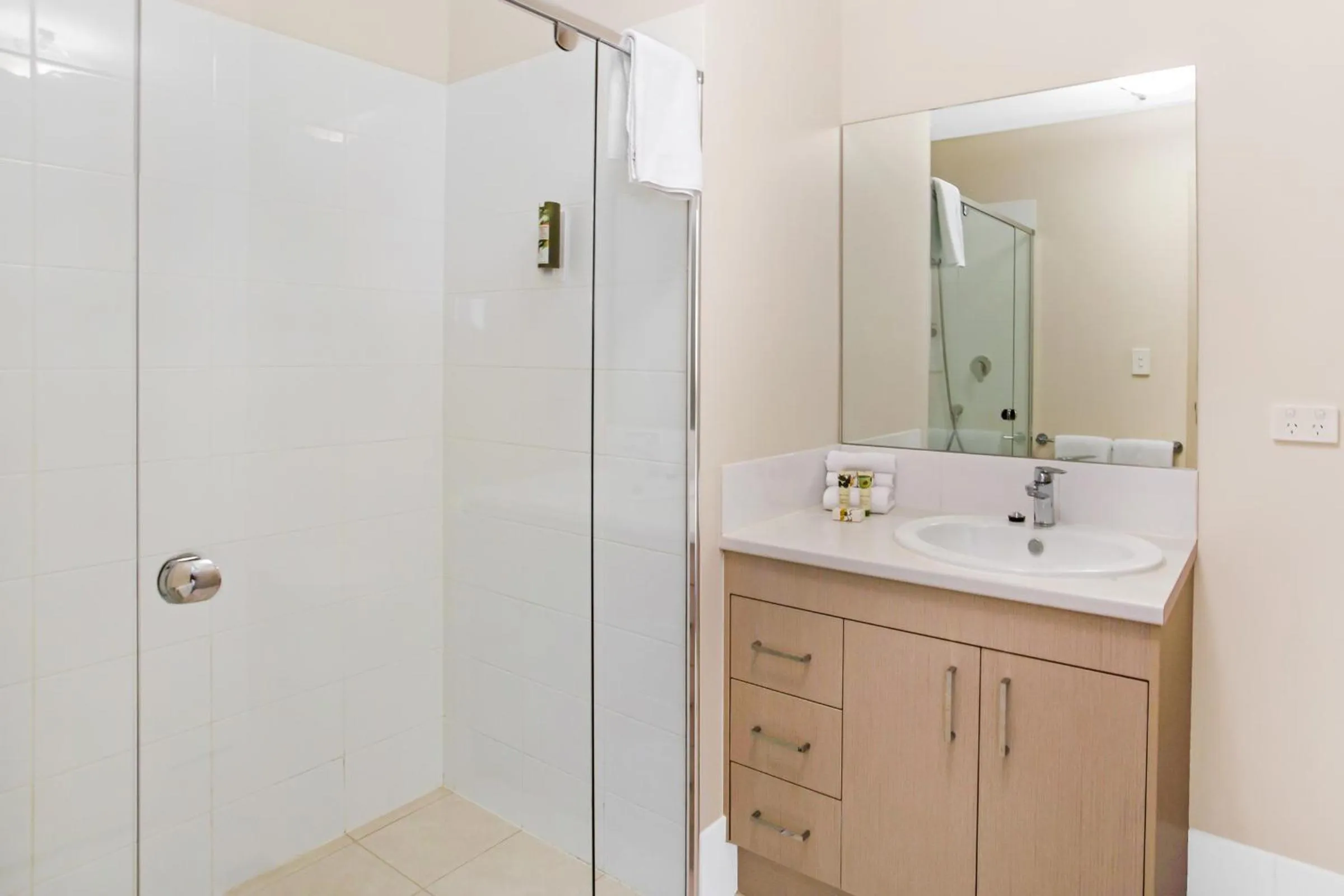 Shower in Hume Serviced Apartments