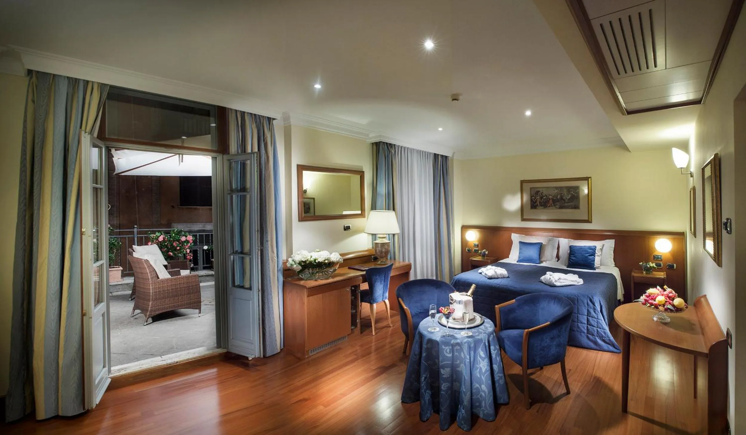 Photo of the whole room, Bed in Hotel Ponte Sisto