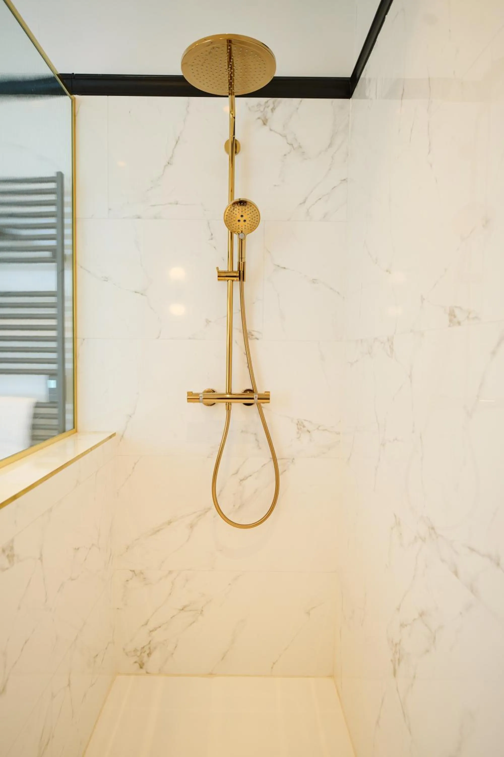 Shower in Les Bains de Spa