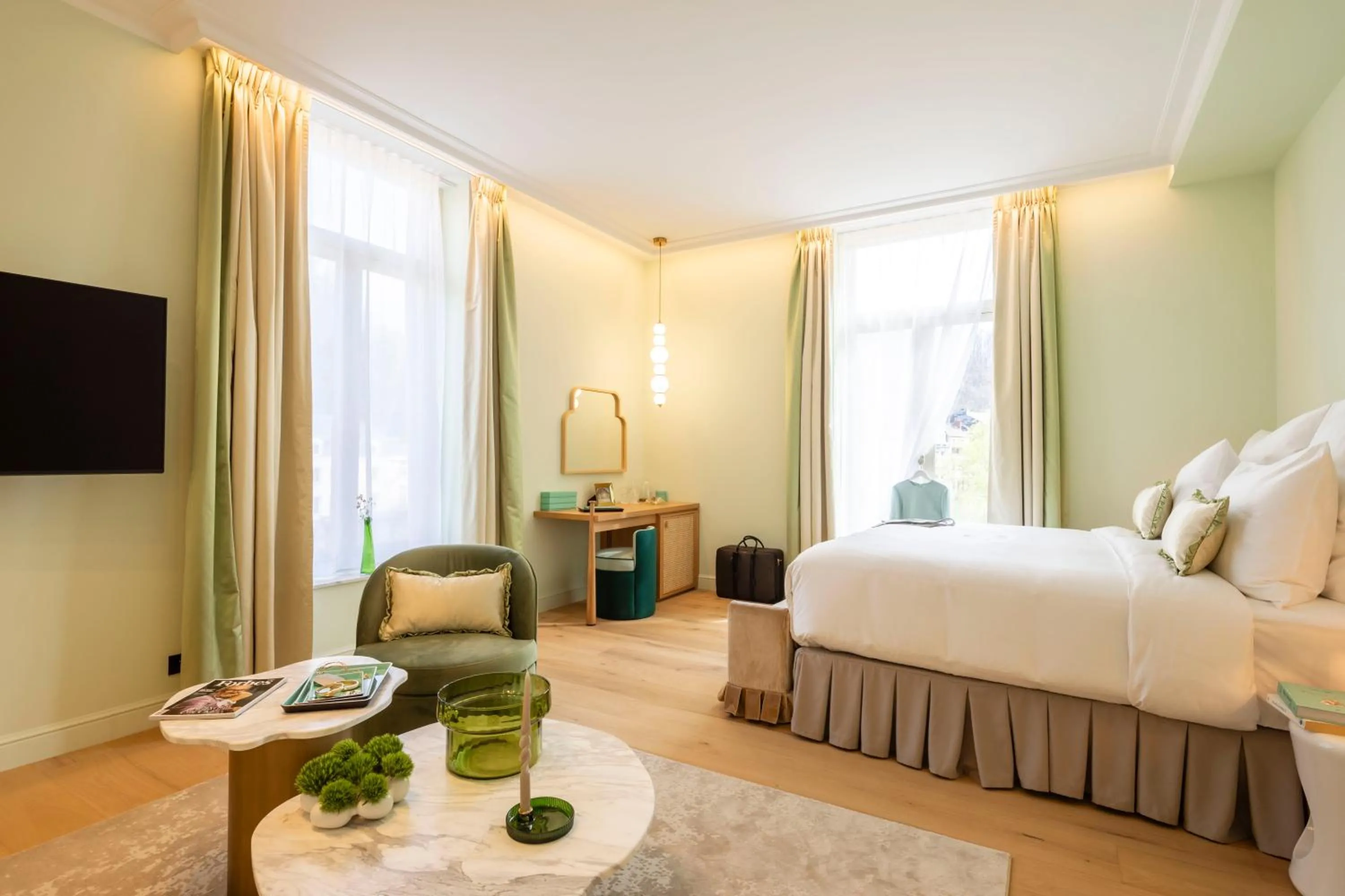 Photo of the whole room, Bed in Les Bains de Spa