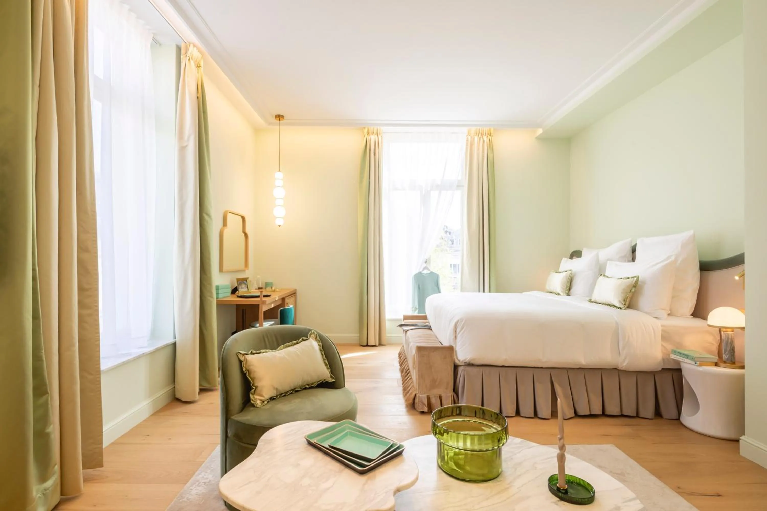 Photo of the whole room, Bed in Les Bains de Spa