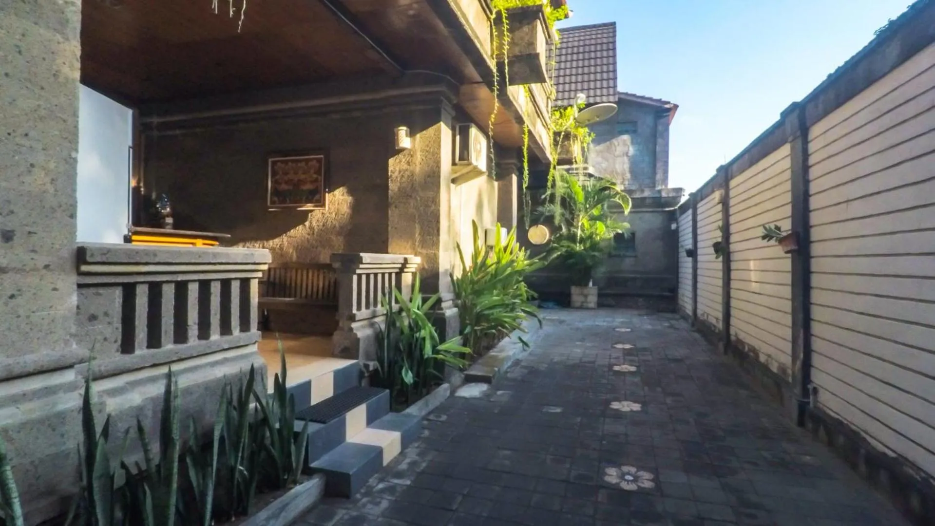 Facade/entrance in Villa Happy Jimbaran