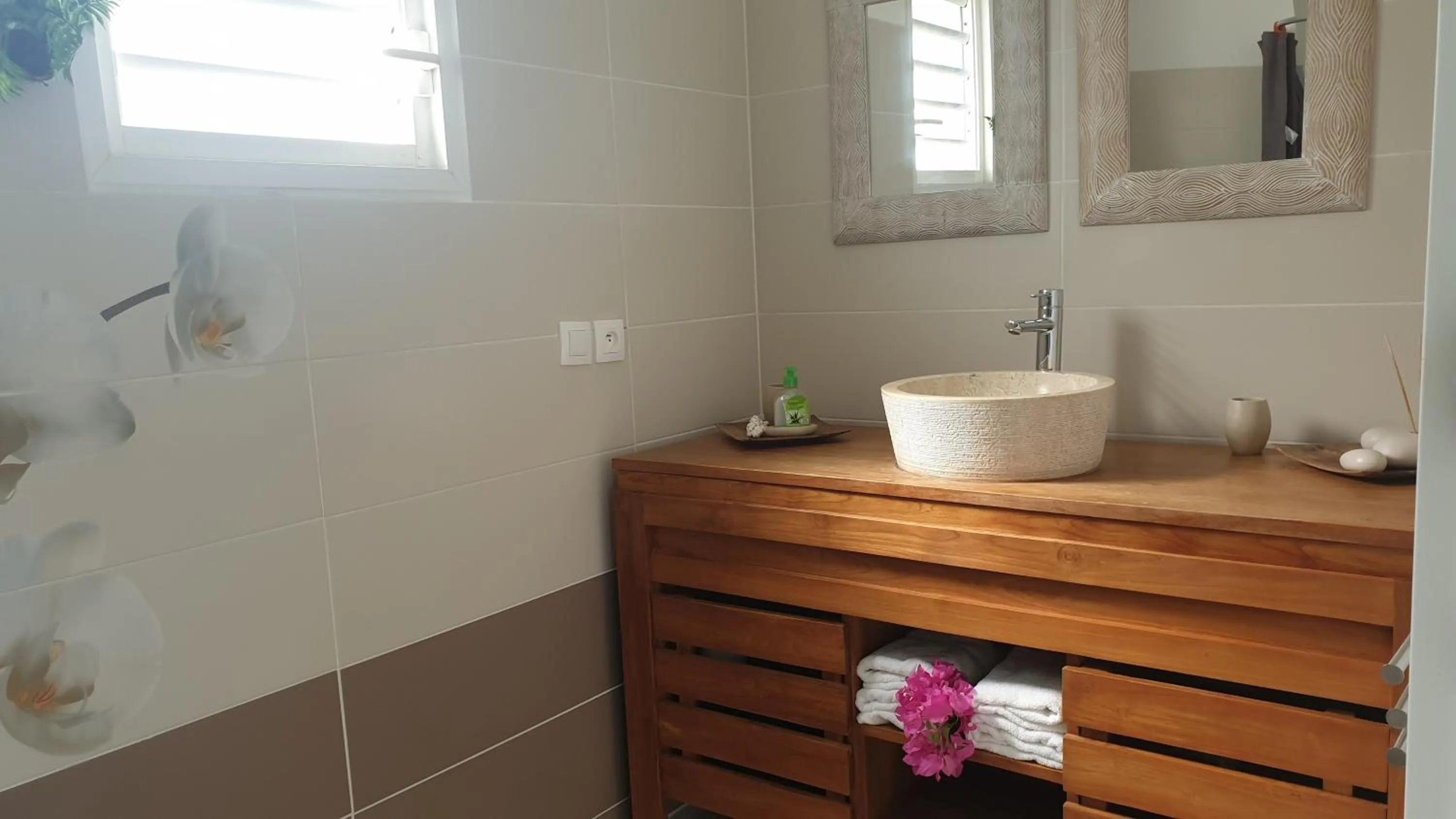 Bathroom in Majesty Palm Hôtel
