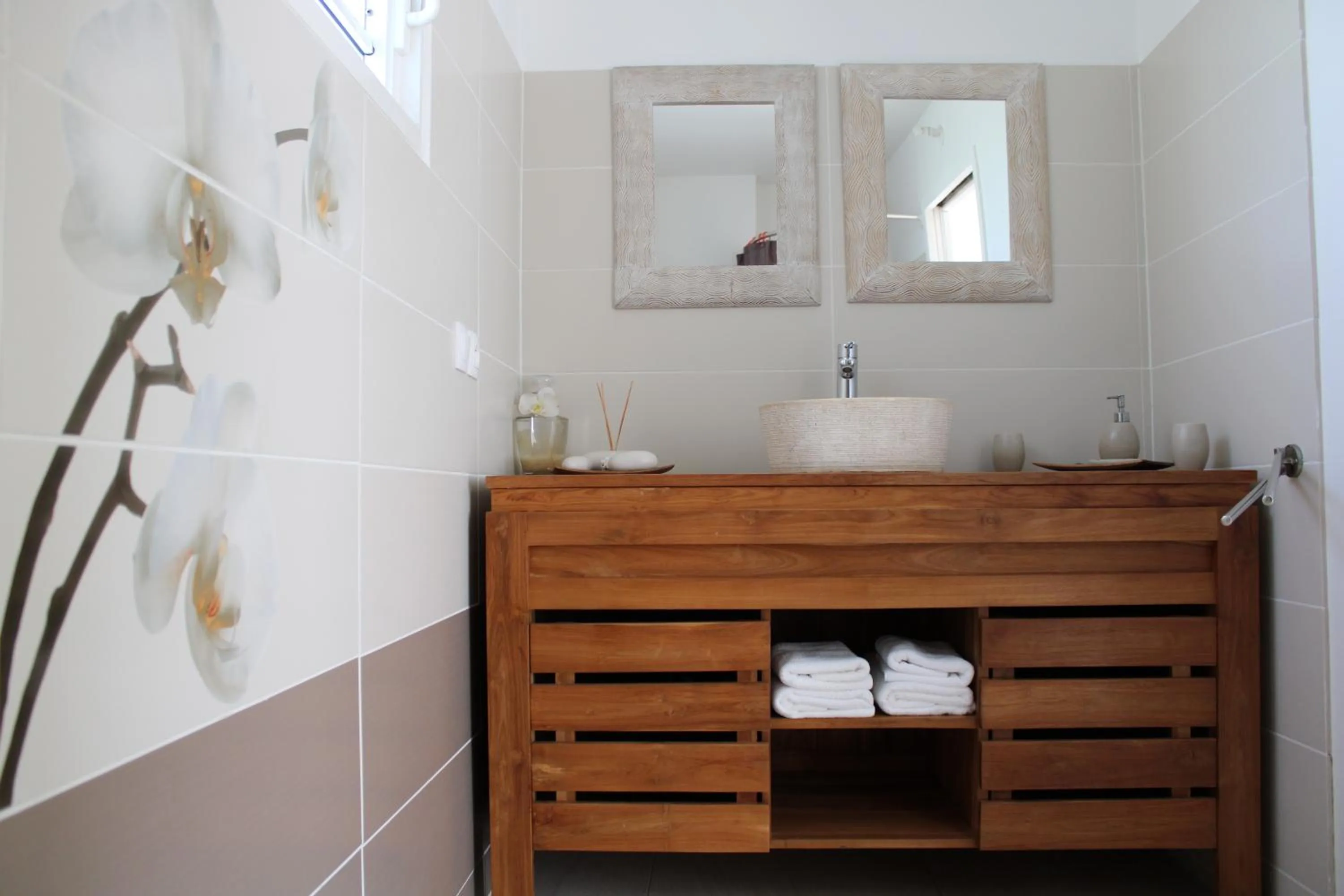 Shower in Majesty Palm Hôtel
