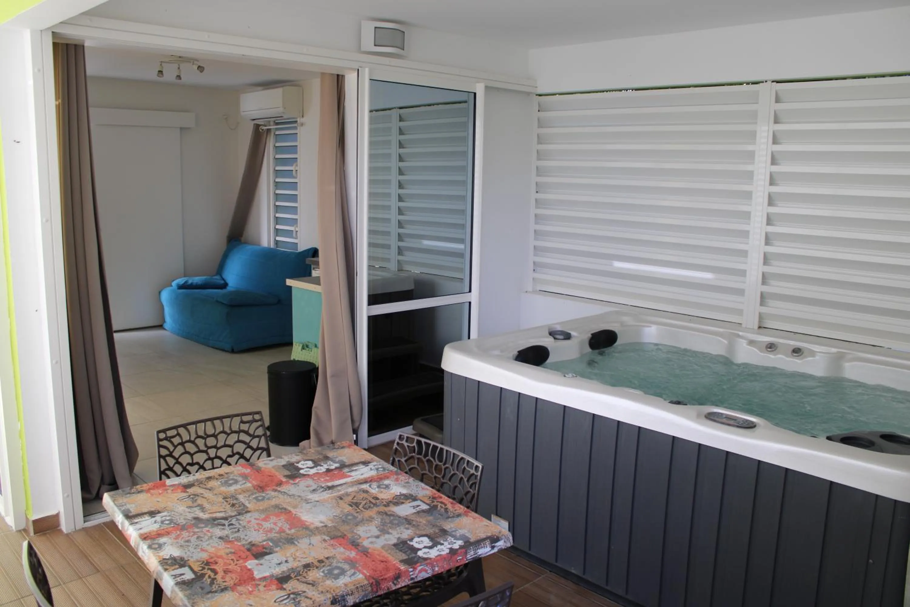 Patio, Bed in Majesty Palm Hôtel