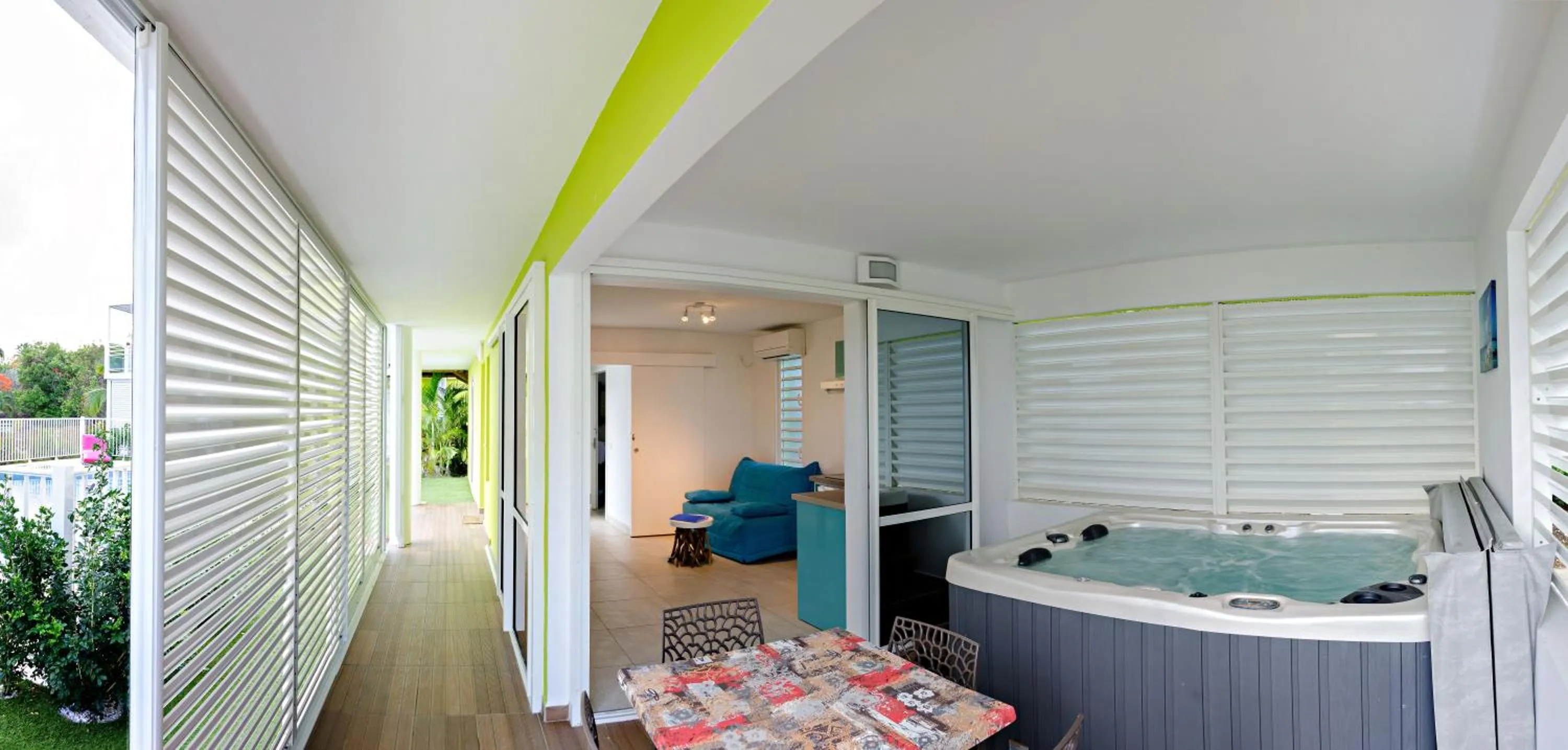 Patio in Majesty Palm Hôtel