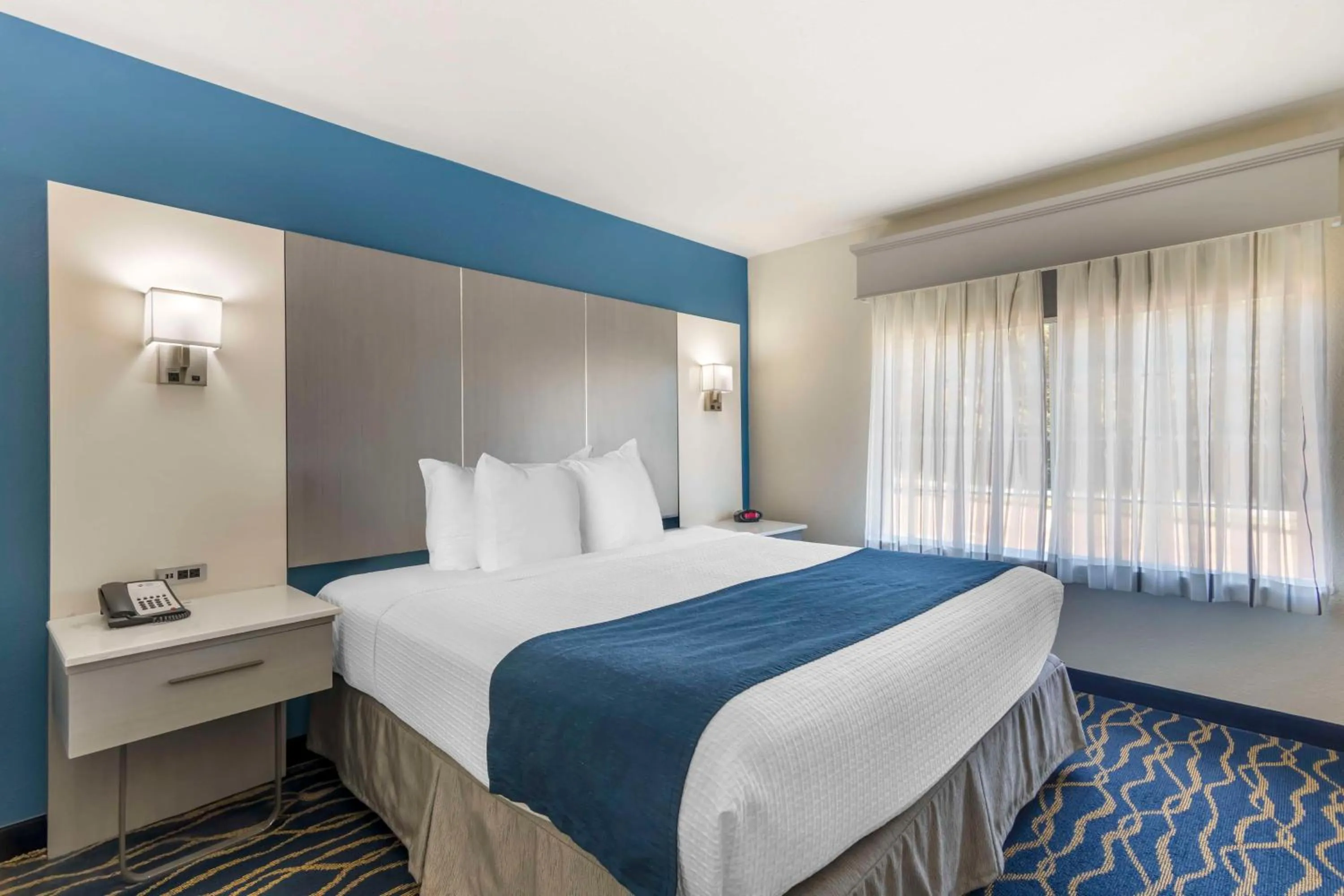 Bedroom, Bed in Best Western Plus Lake Lanier Gainesville Hotel & Suites