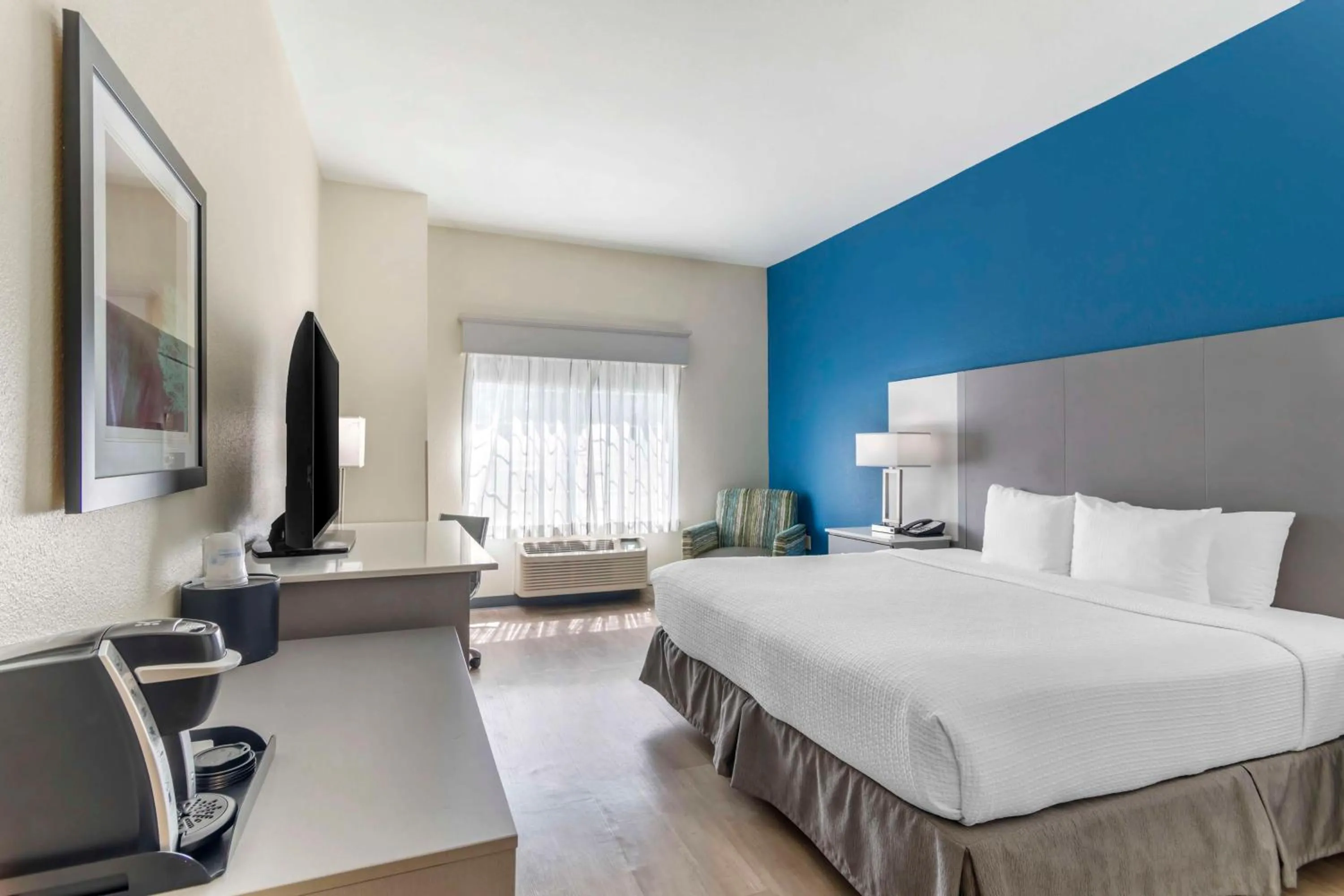 Bedroom, Bed in Best Western Plus Lake Lanier Gainesville Hotel & Suites