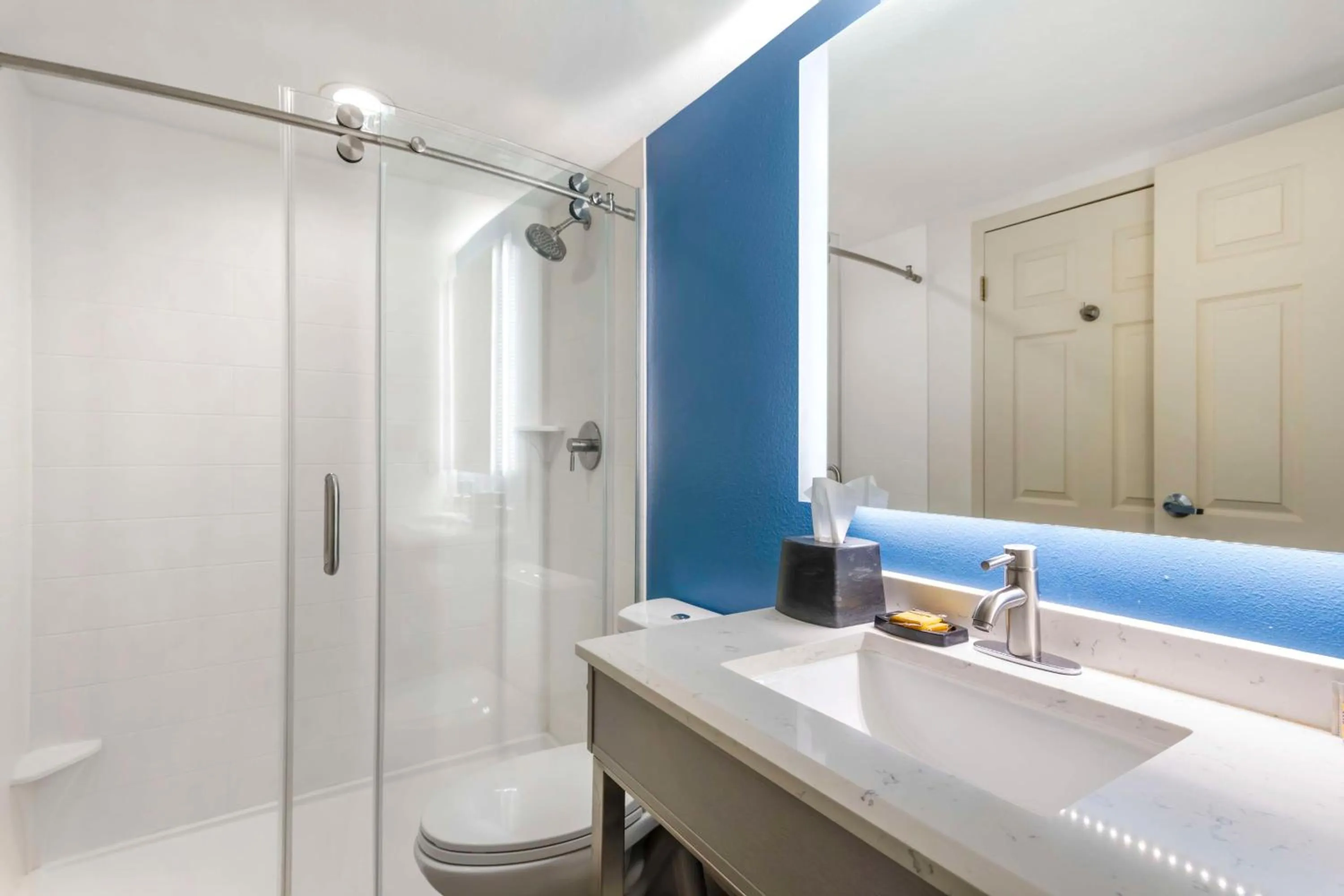 Bathroom in Best Western Plus Lake Lanier Gainesville Hotel & Suites