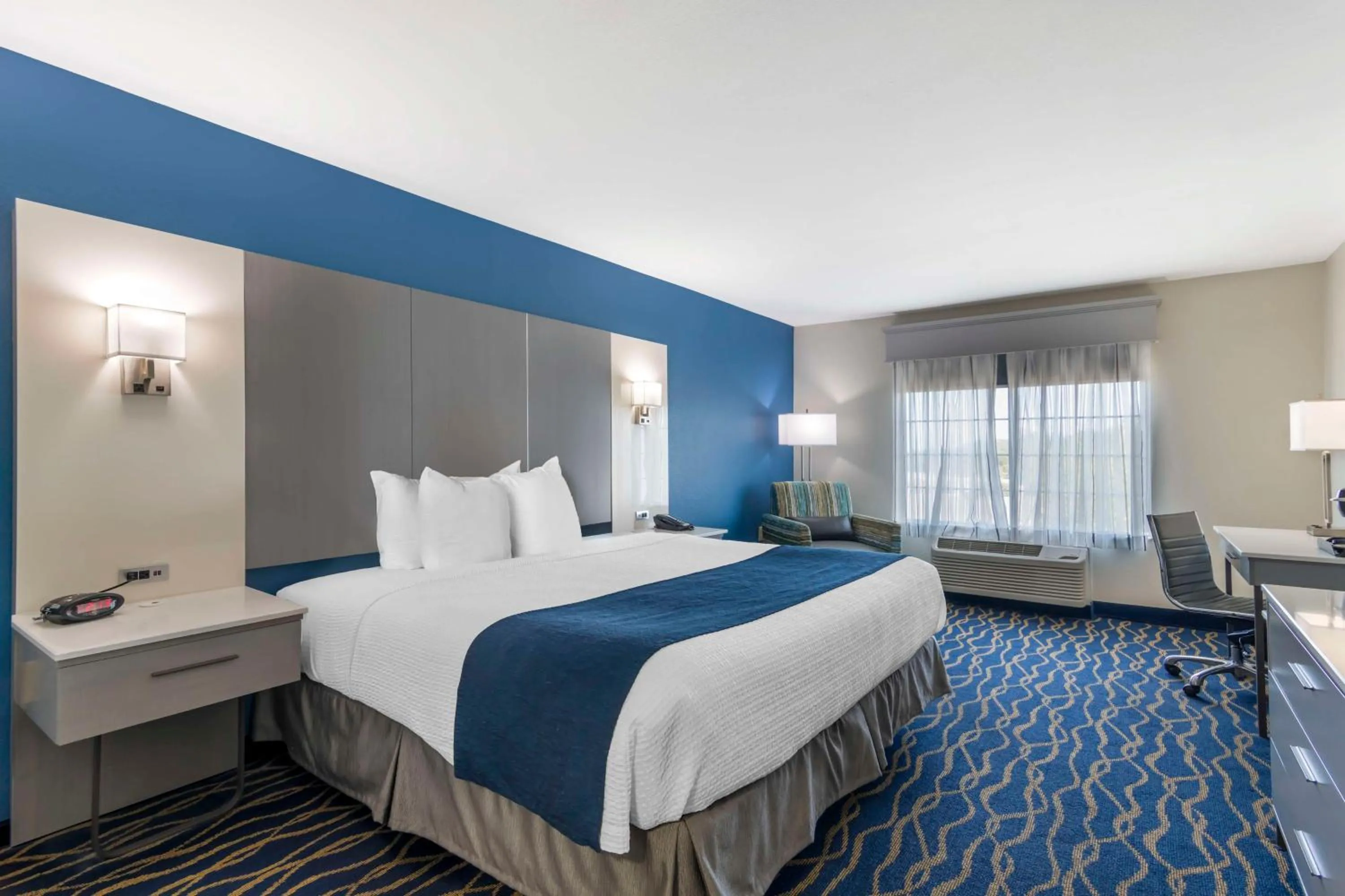 Bedroom, Bed in Best Western Plus Lake Lanier Gainesville Hotel & Suites