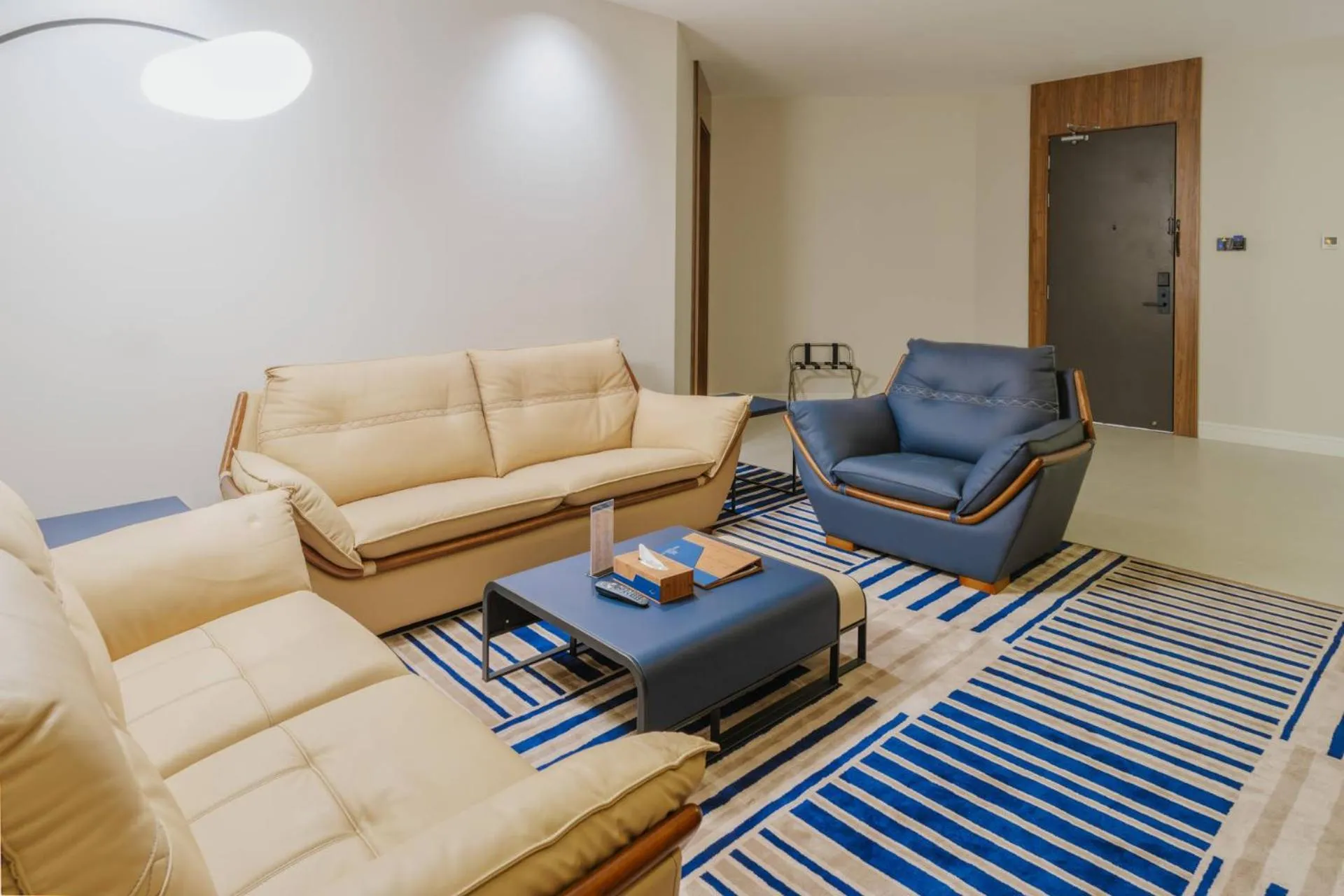 Living room in Modrest Hotel