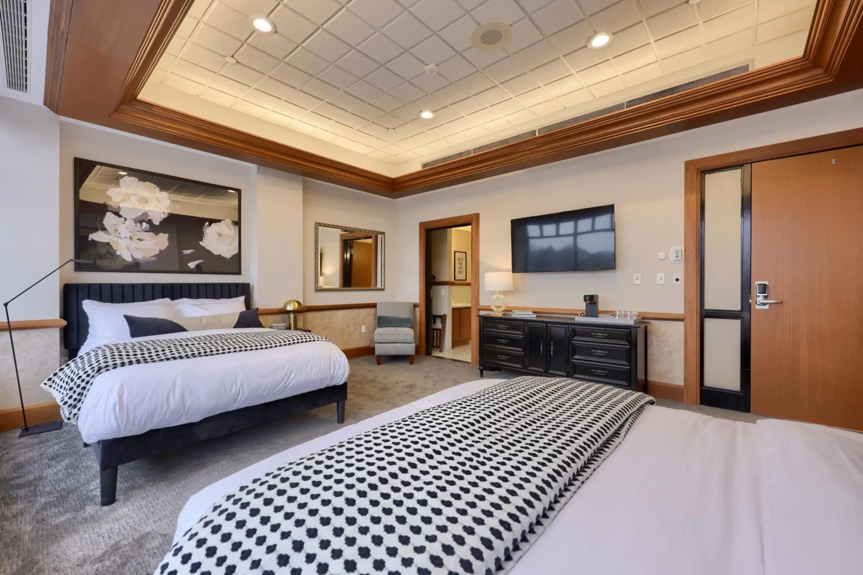 Photo of the whole room, Bed in The Executive Suites and Events