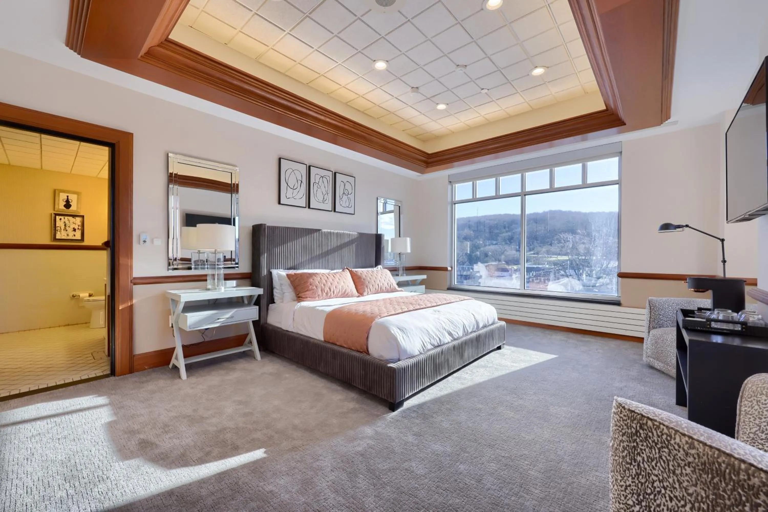 Photo of the whole room, Bed in The Executive Suites and Events