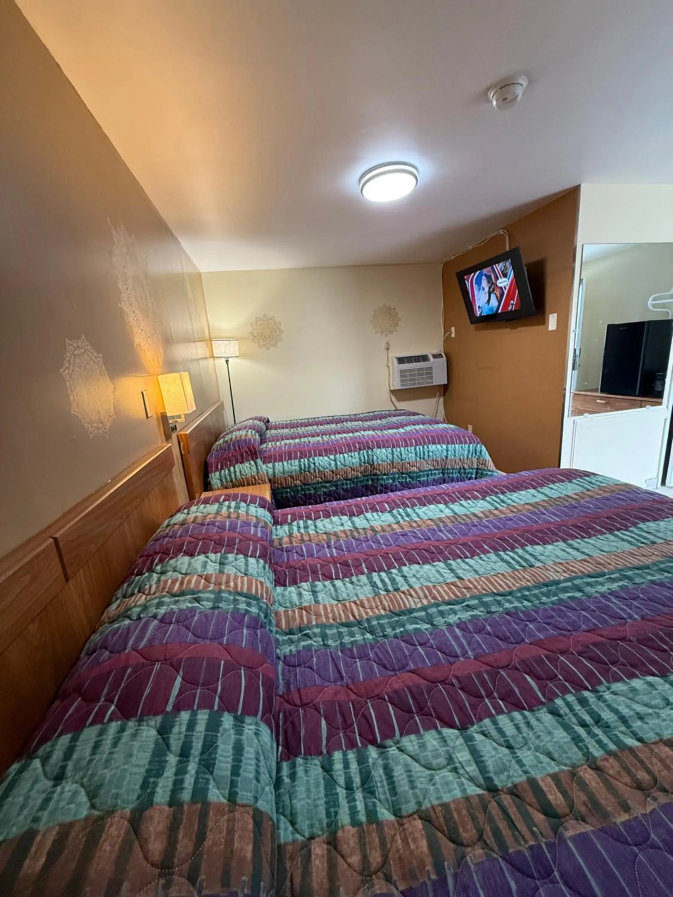 Bed in First State Inn