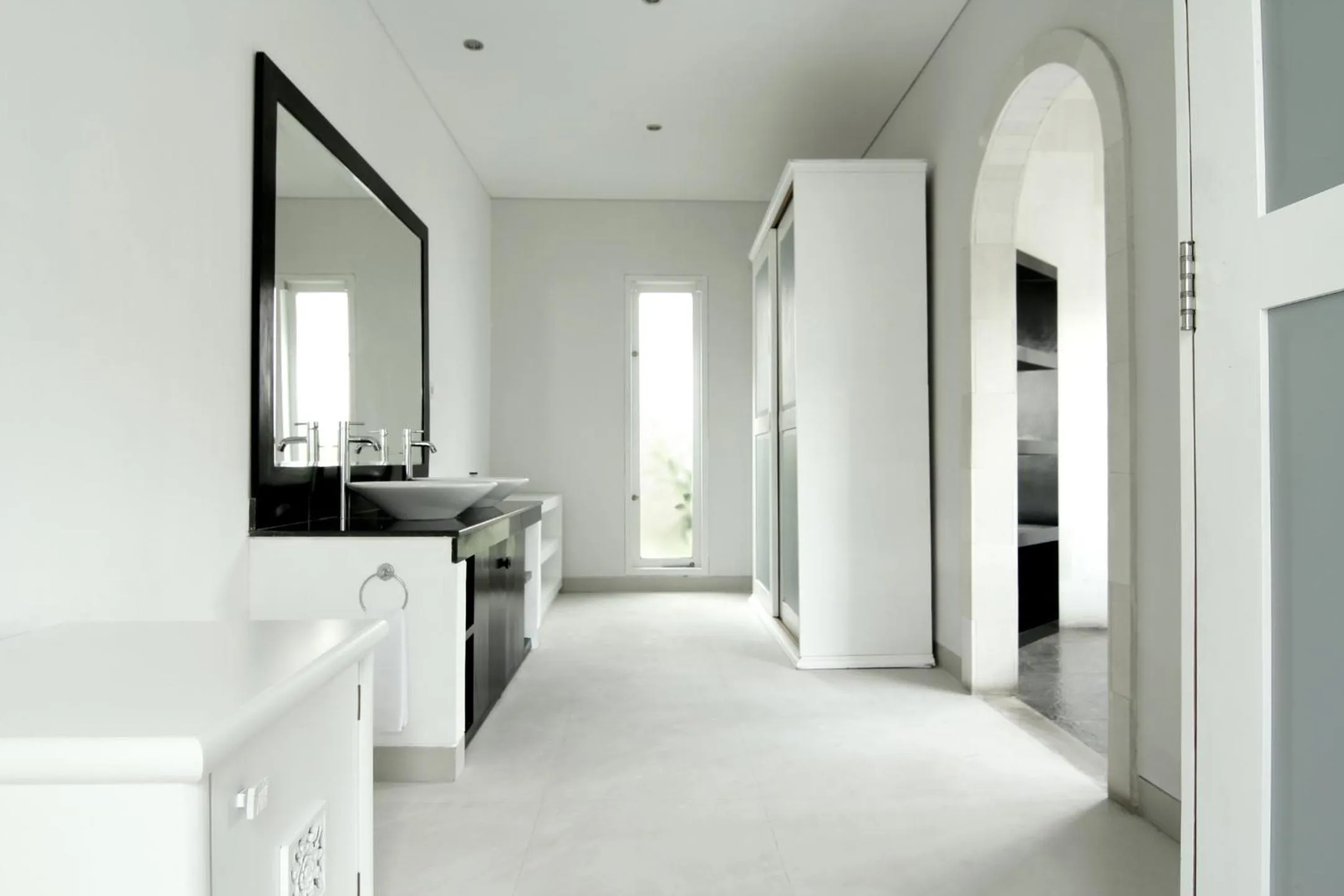 Bathroom, Bed in The Radian Villa