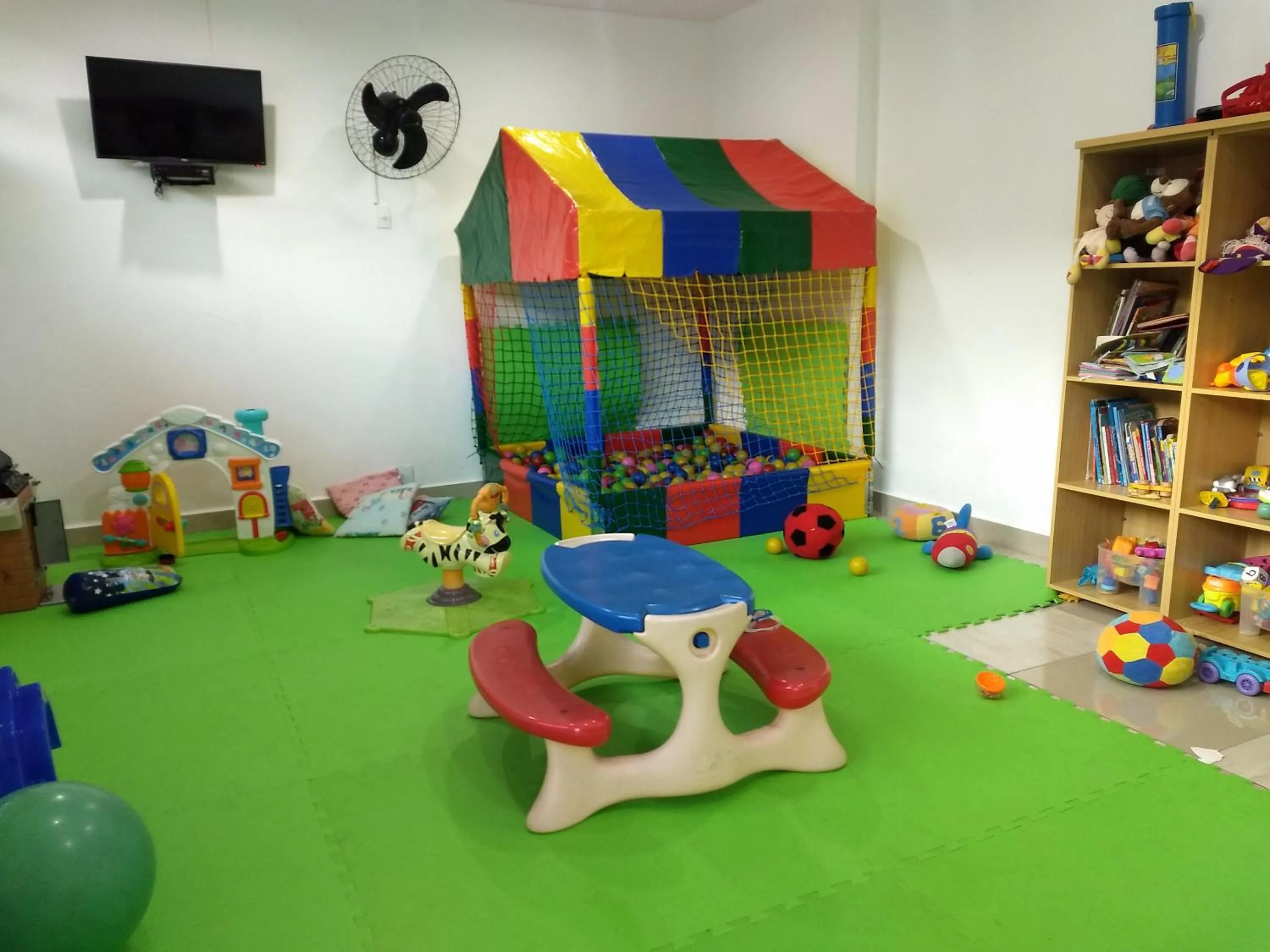 Children play ground in Residencial Portal da Barra