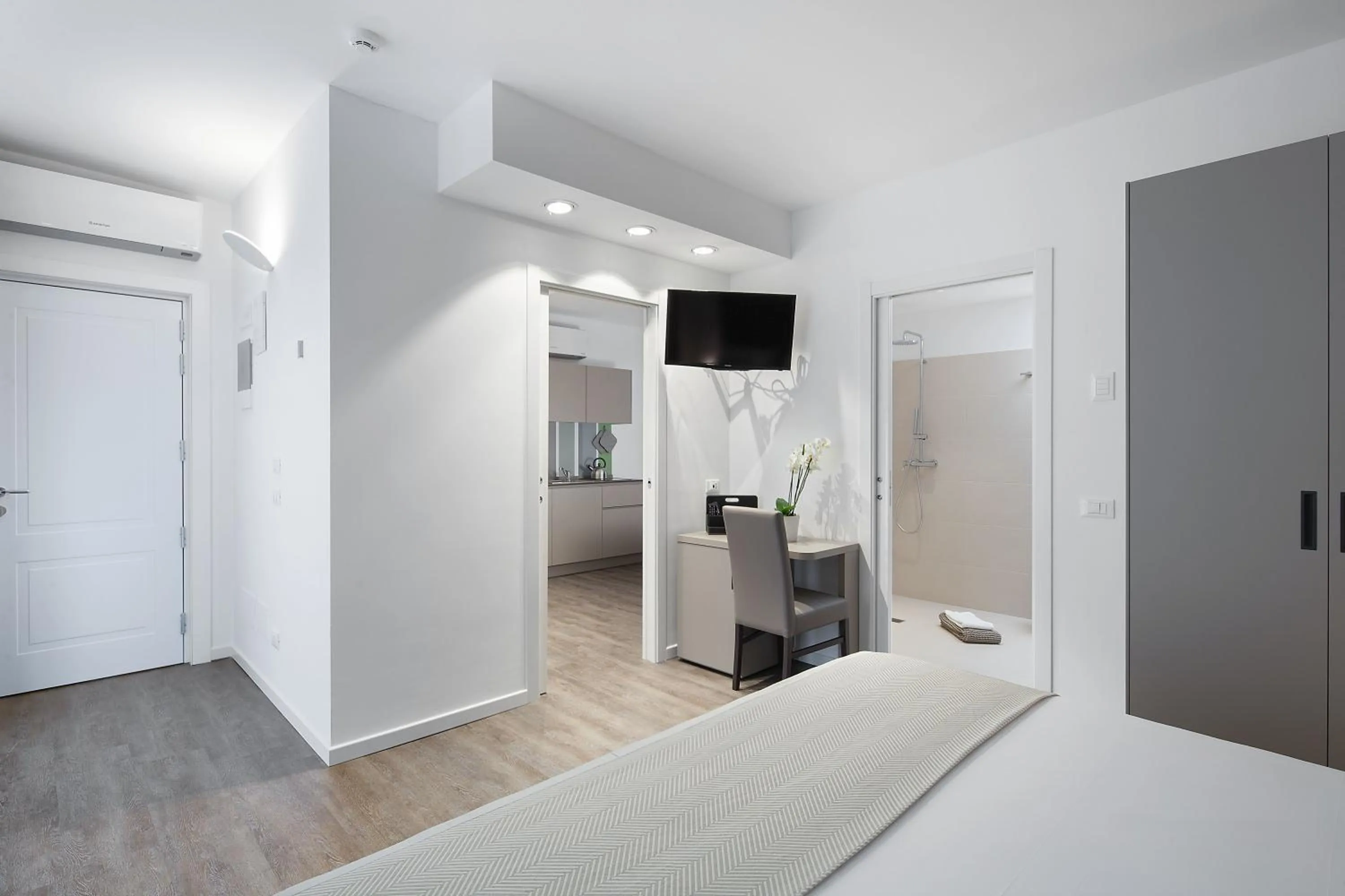 Photo of the whole room, Bed in Studio Inn Centrale & Milano Urban Padel