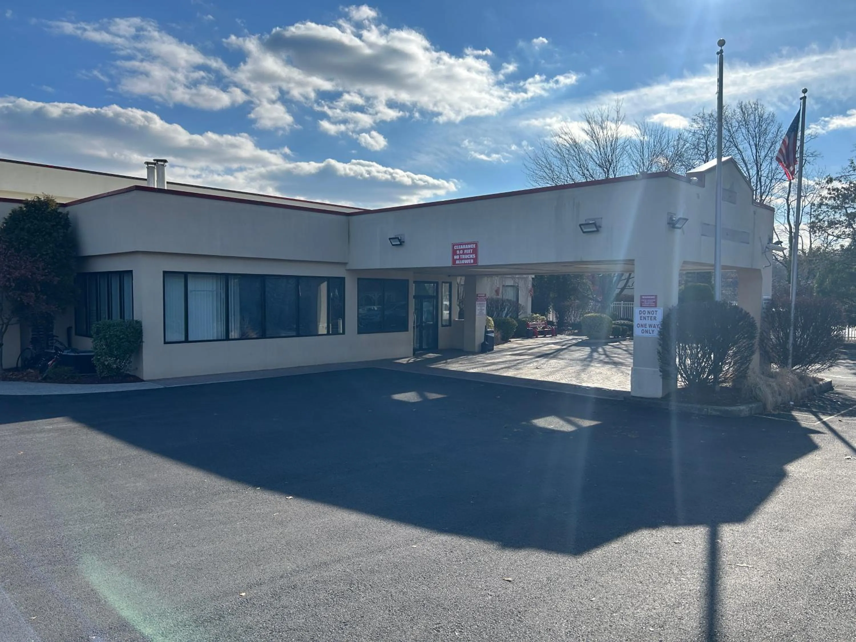 Property building in Hilltop Inn & Suites