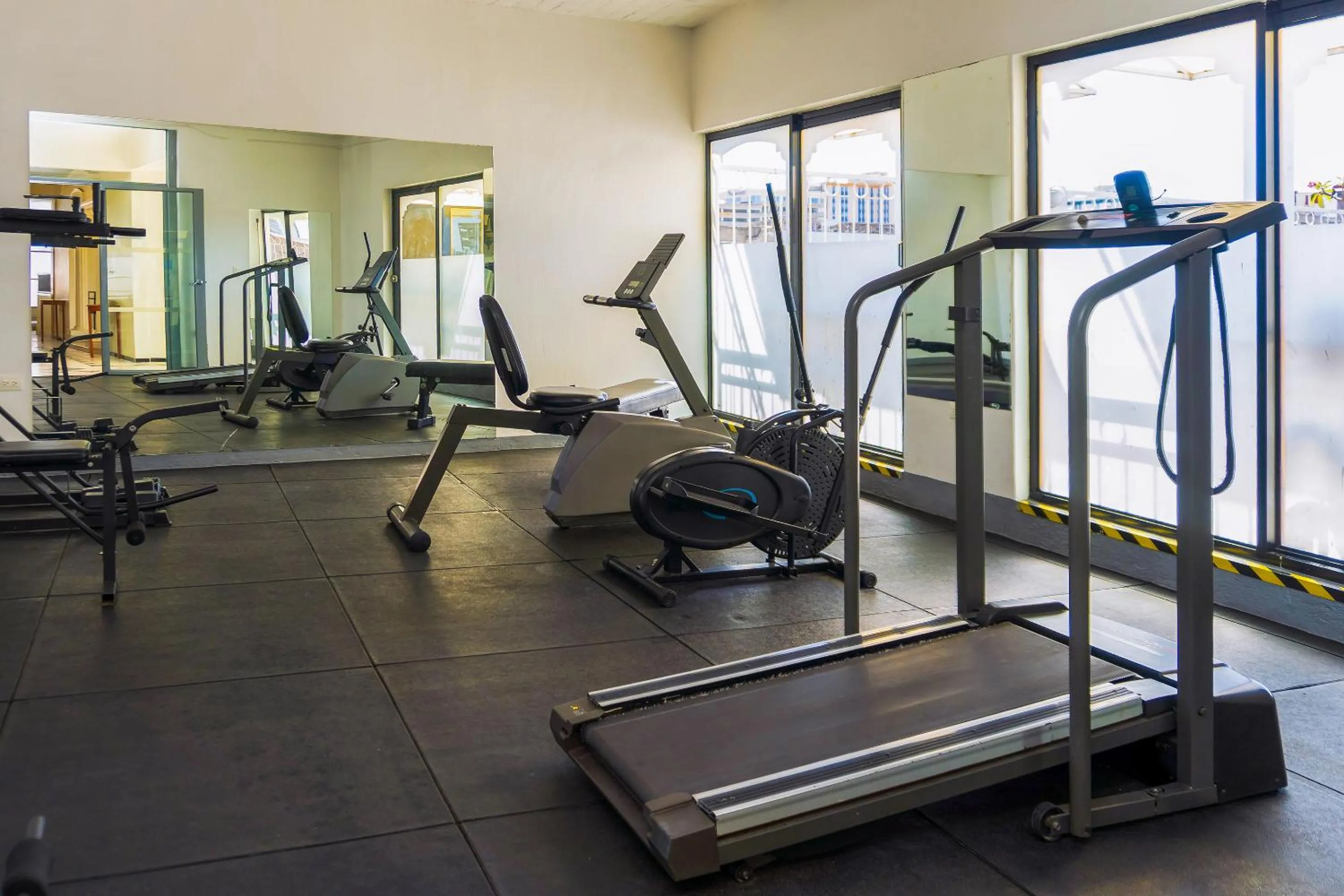 Fitness centre/facilities in Capital O Nueva York, Guadalajara centro downtown