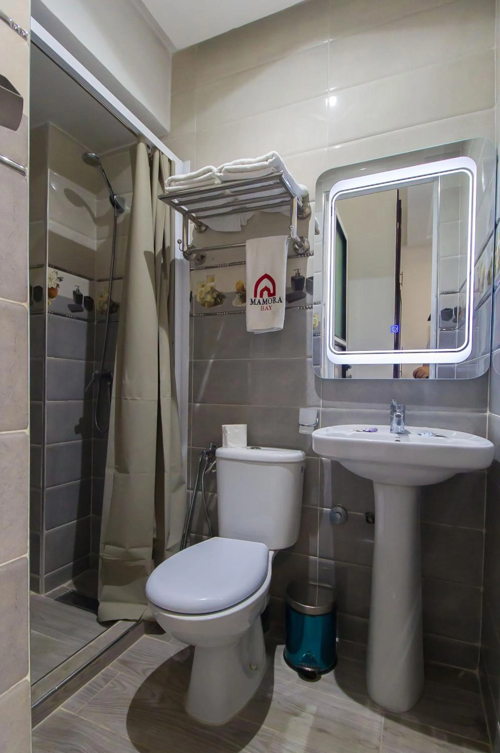 Shower in Mamora Bay