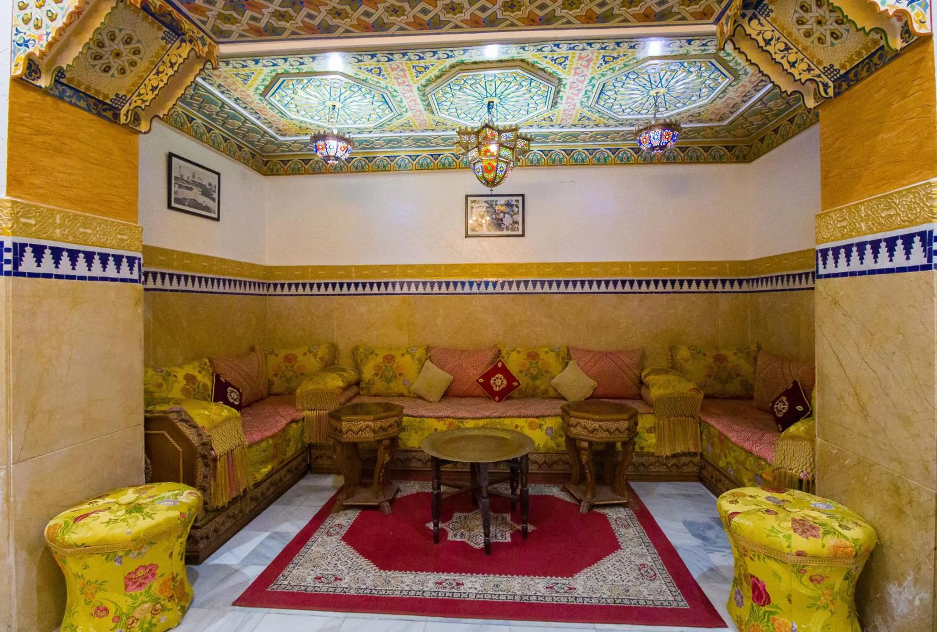 Seating area in Mamora Bay