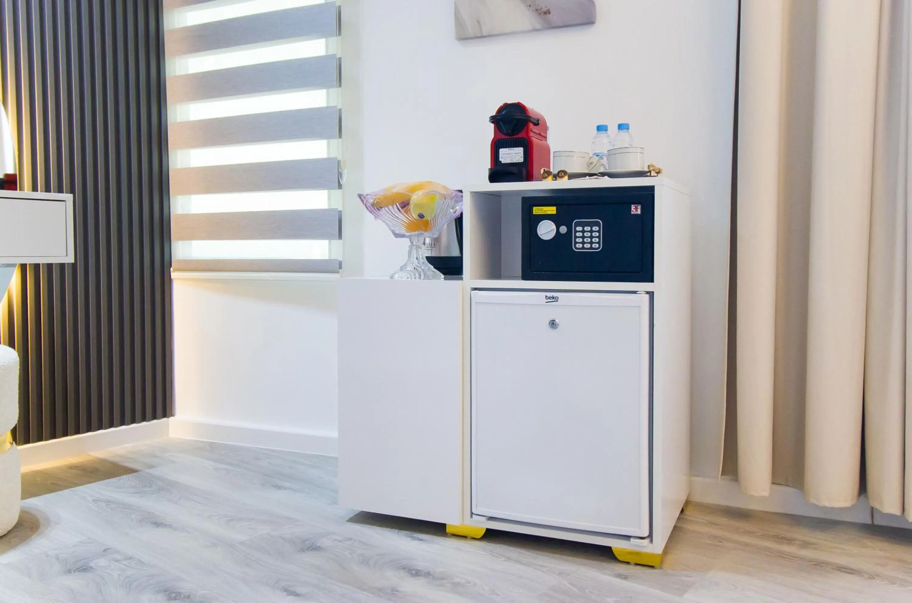 minibar in Mamora Bay