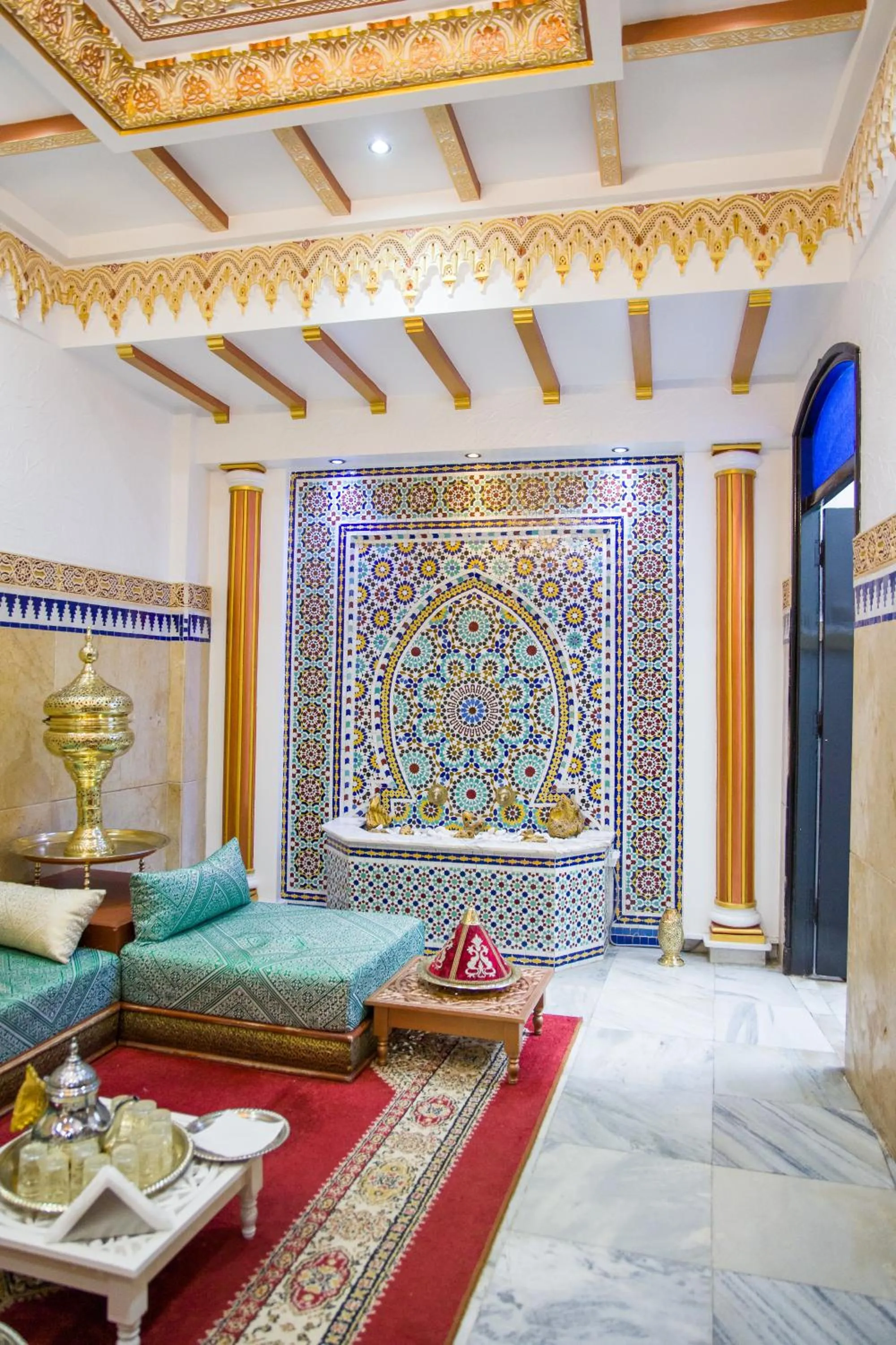 Seating area in Mamora Bay