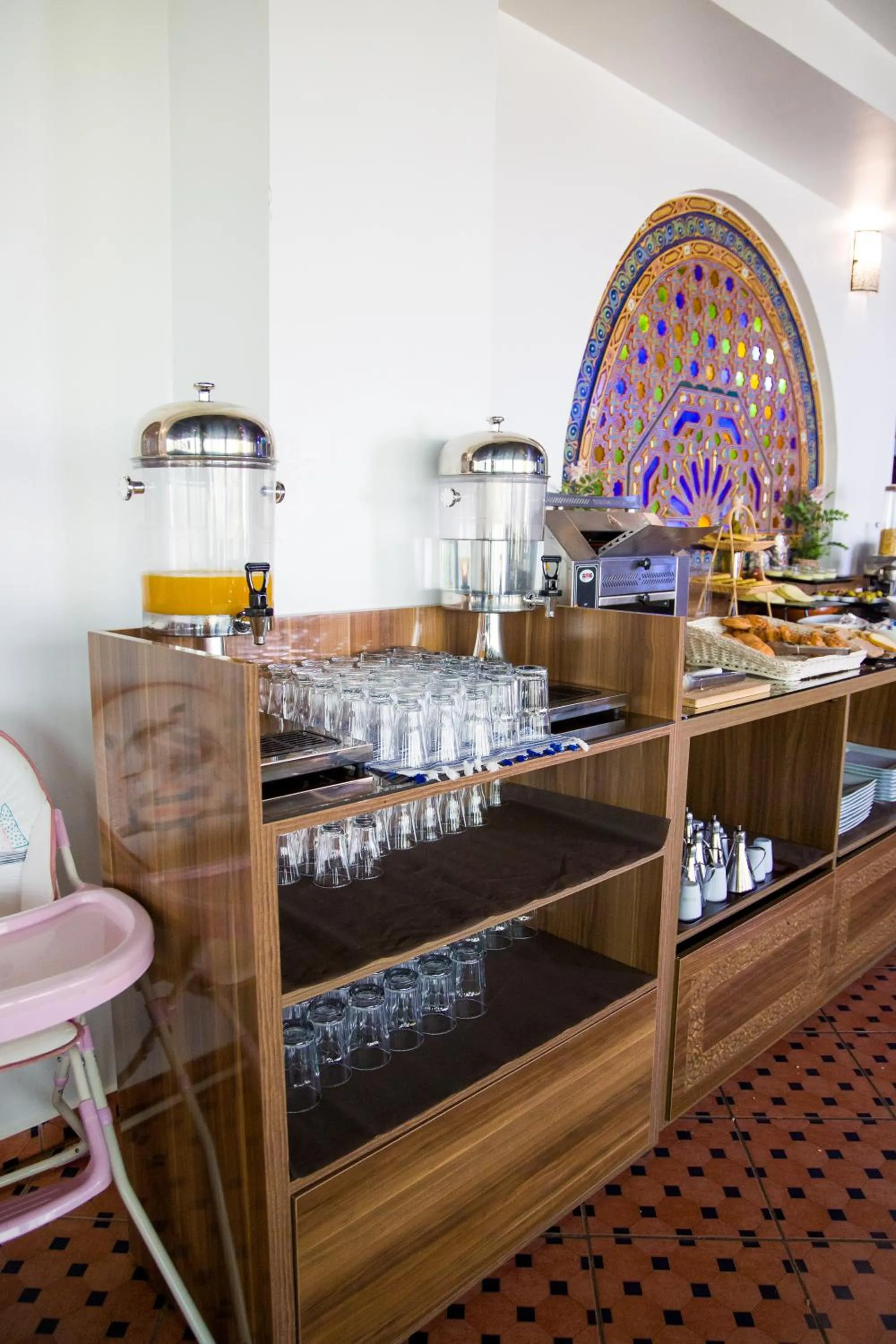 Restaurant/places to eat in Mamora Bay