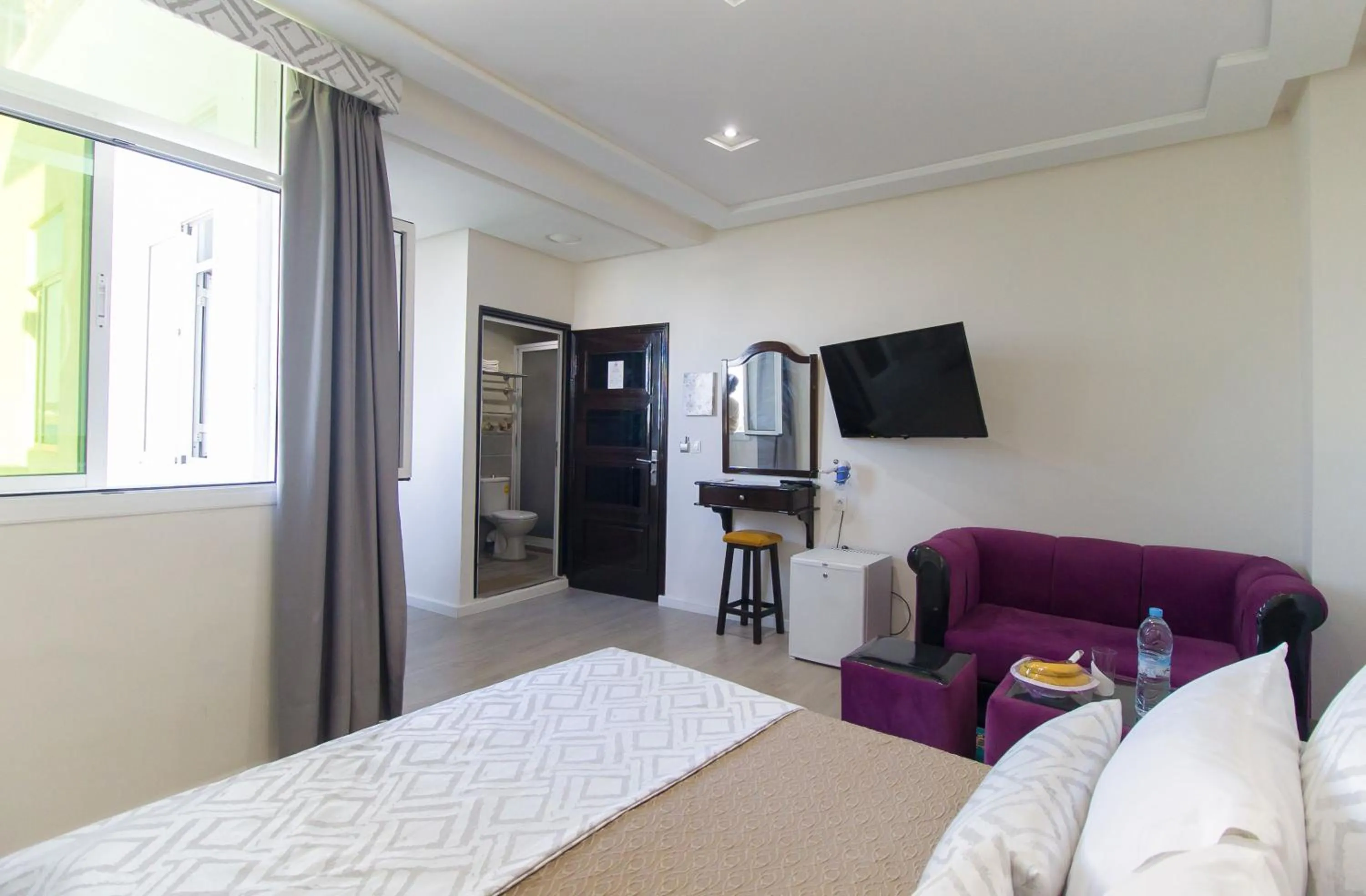 Photo of the whole room, Bed in Mamora Bay