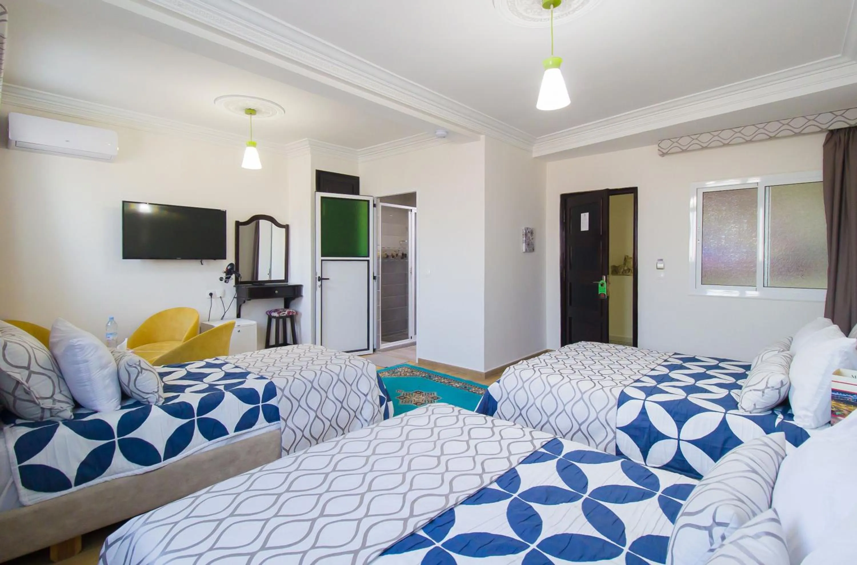 Photo of the whole room, Bed in Mamora Bay