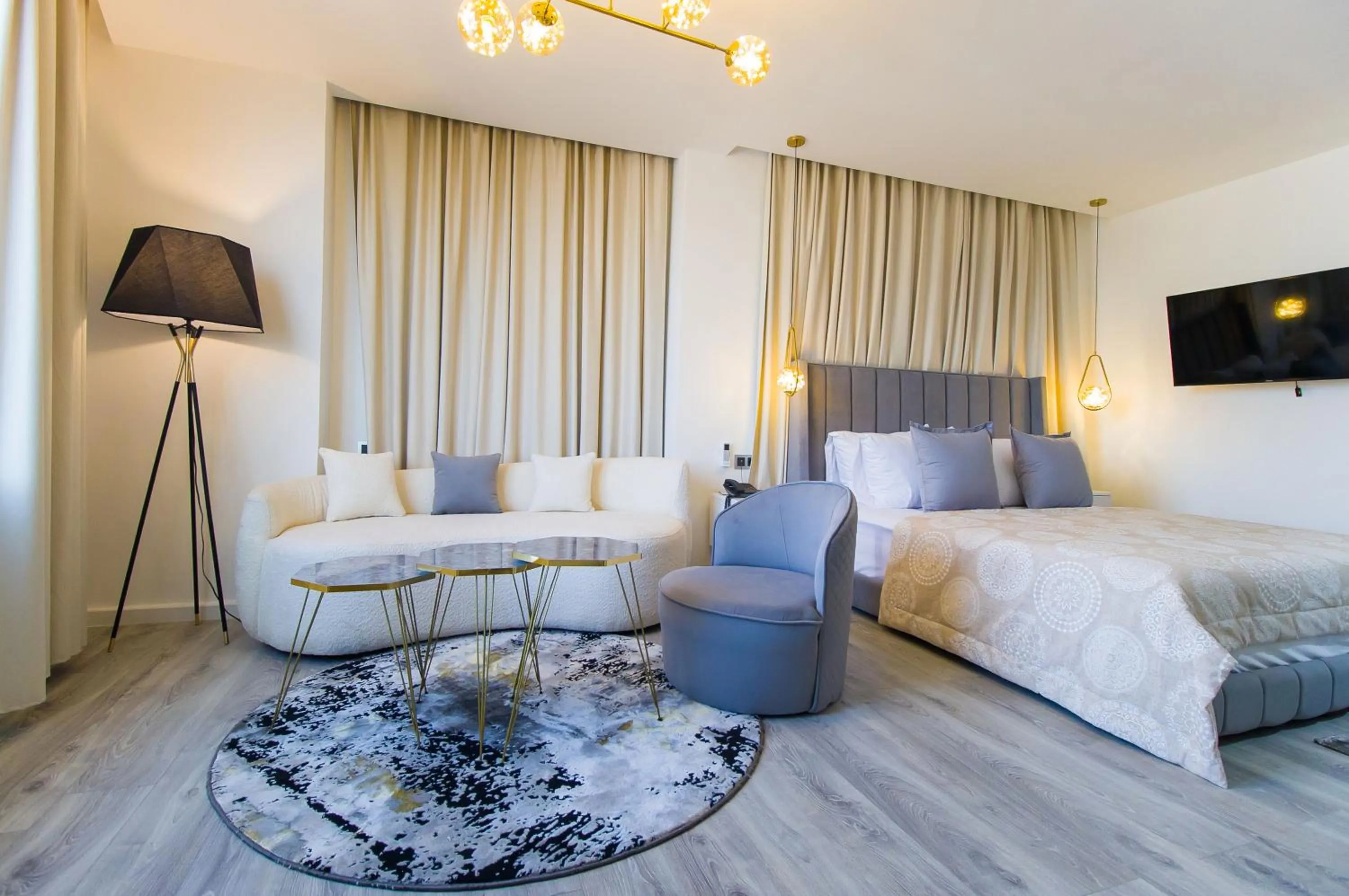 Photo of the whole room, Bed in Mamora Bay