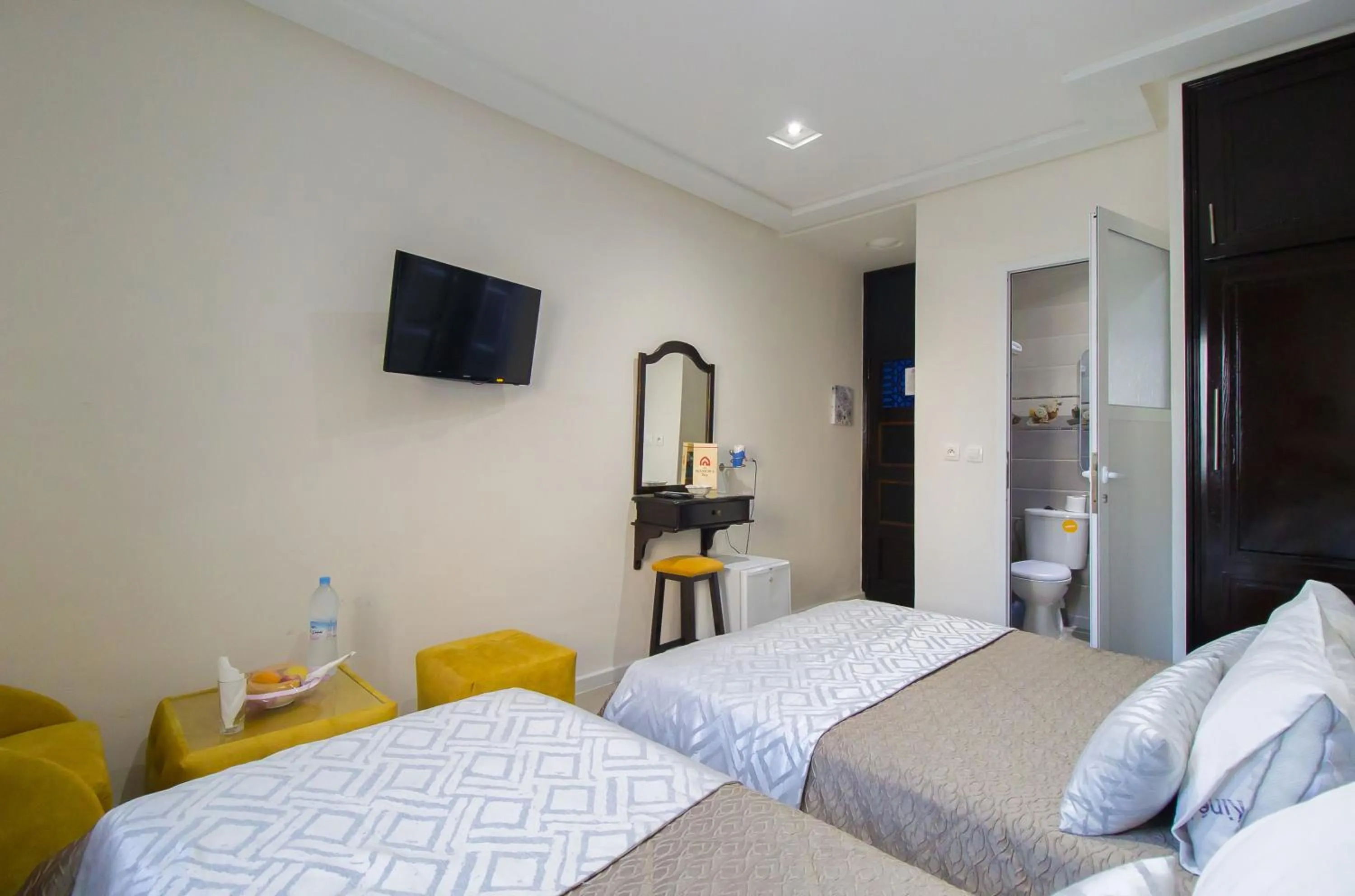 Photo of the whole room, Bed in Mamora Bay