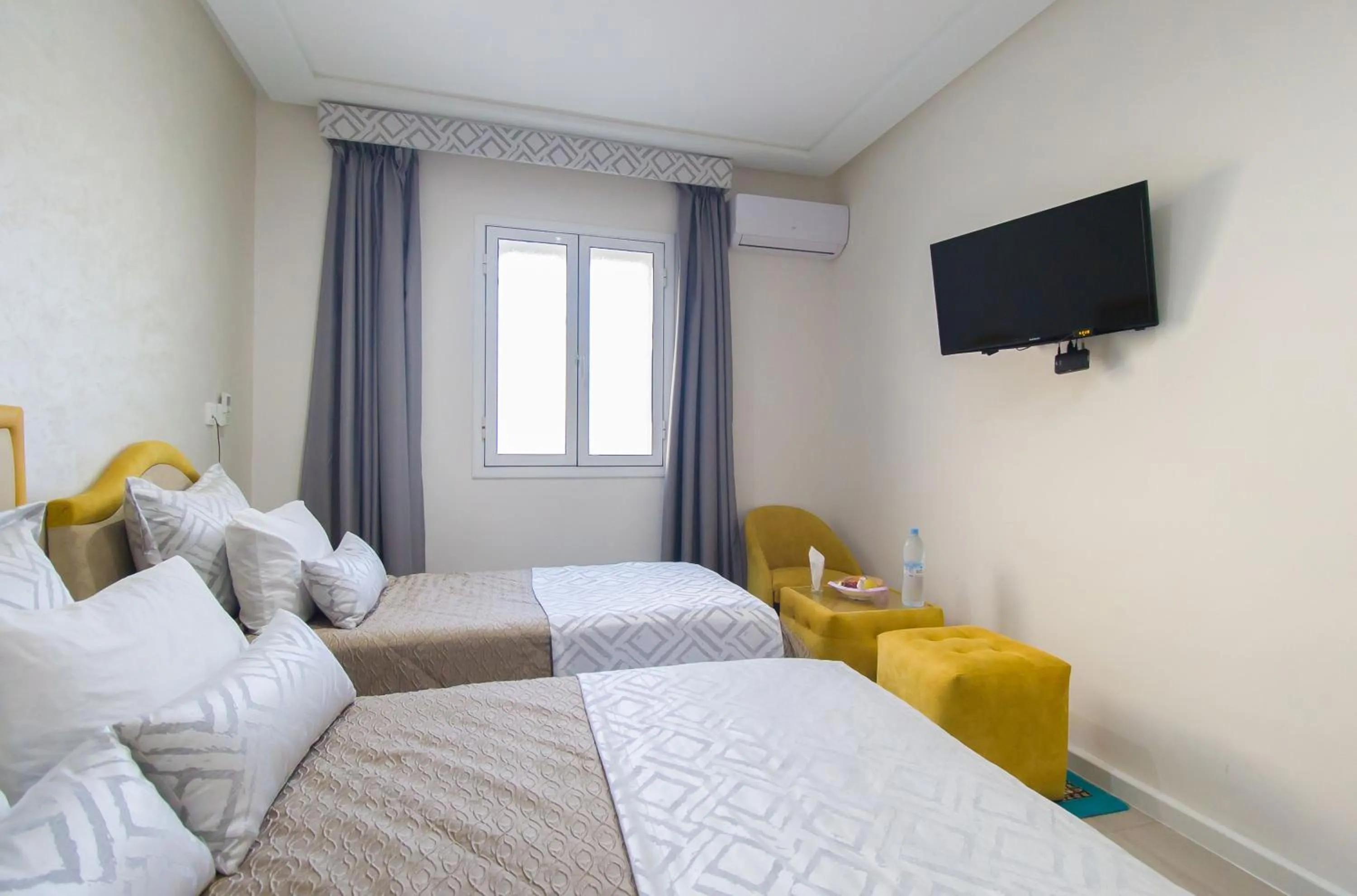 Photo of the whole room, Bed in Mamora Bay