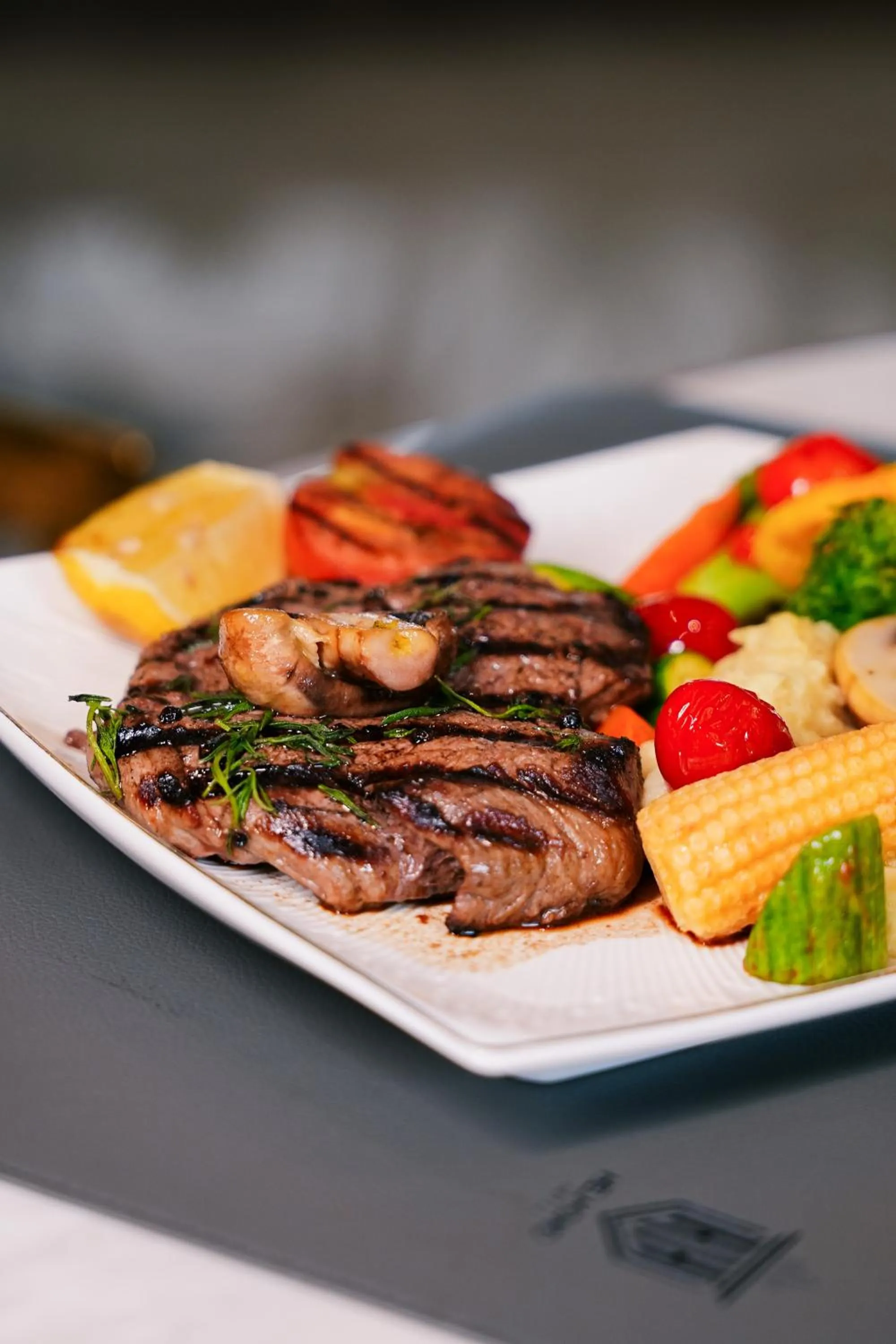 Restaurant/places to eat in Helmond Hotel