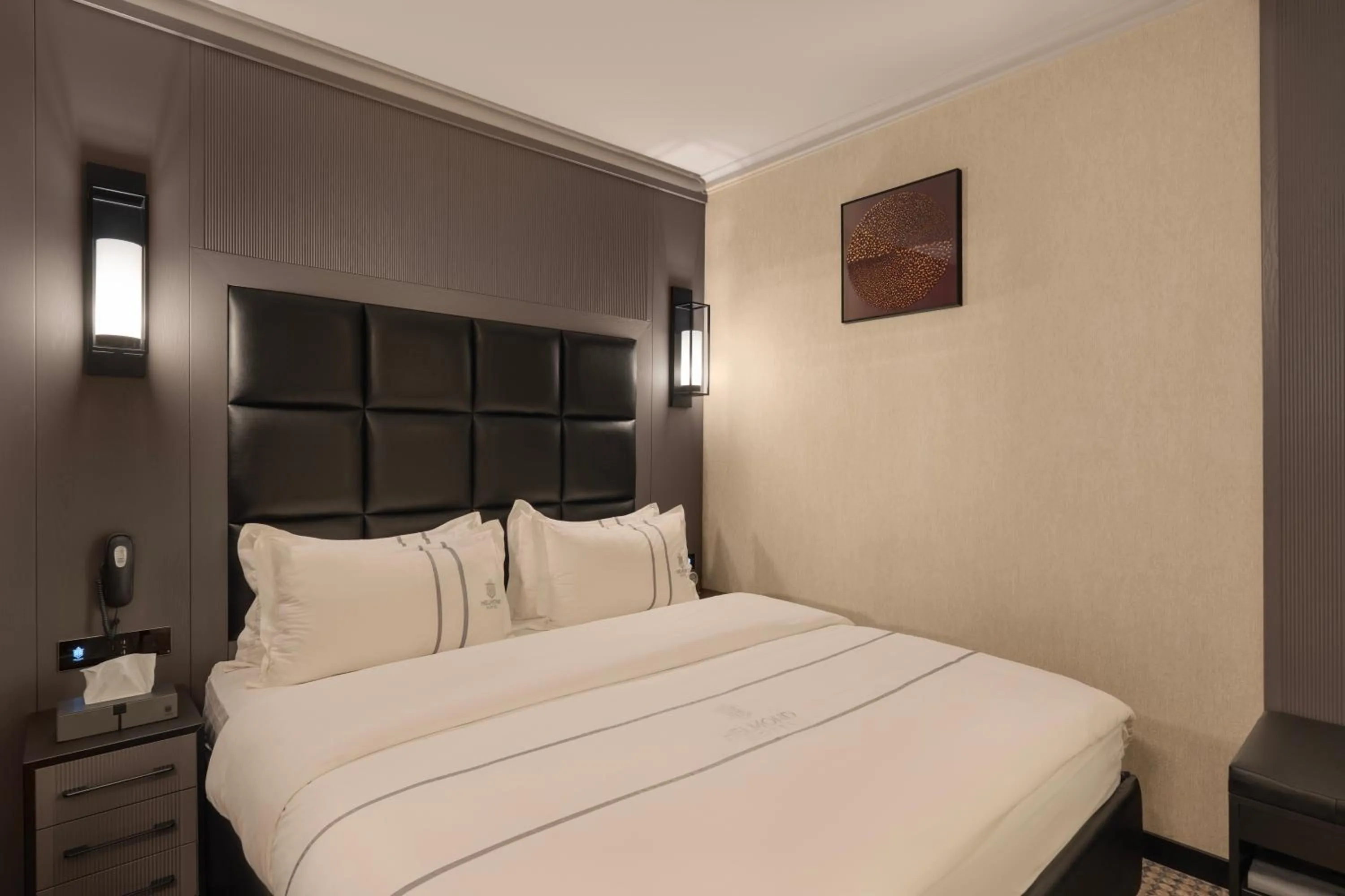 Bedroom, Bed in Helmond Hotel