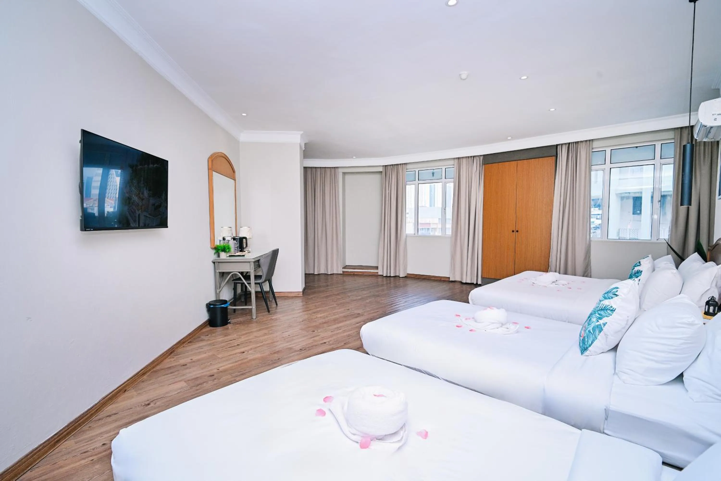 TV and multimedia, Bed in Kingston Hotel 11 - PWTC, KL