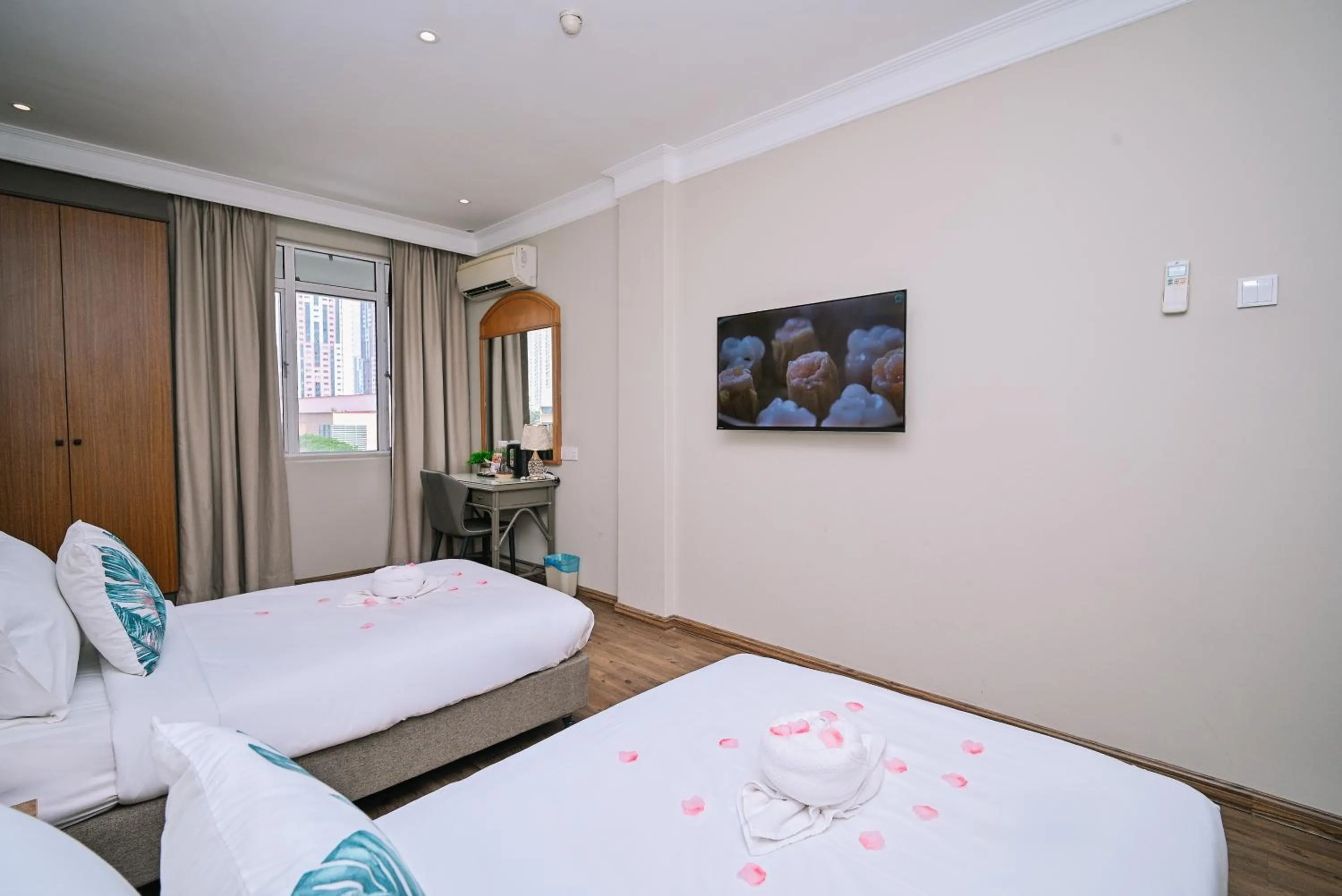 Photo of the whole room, Bed in Kingston Hotel 11 - PWTC, KL