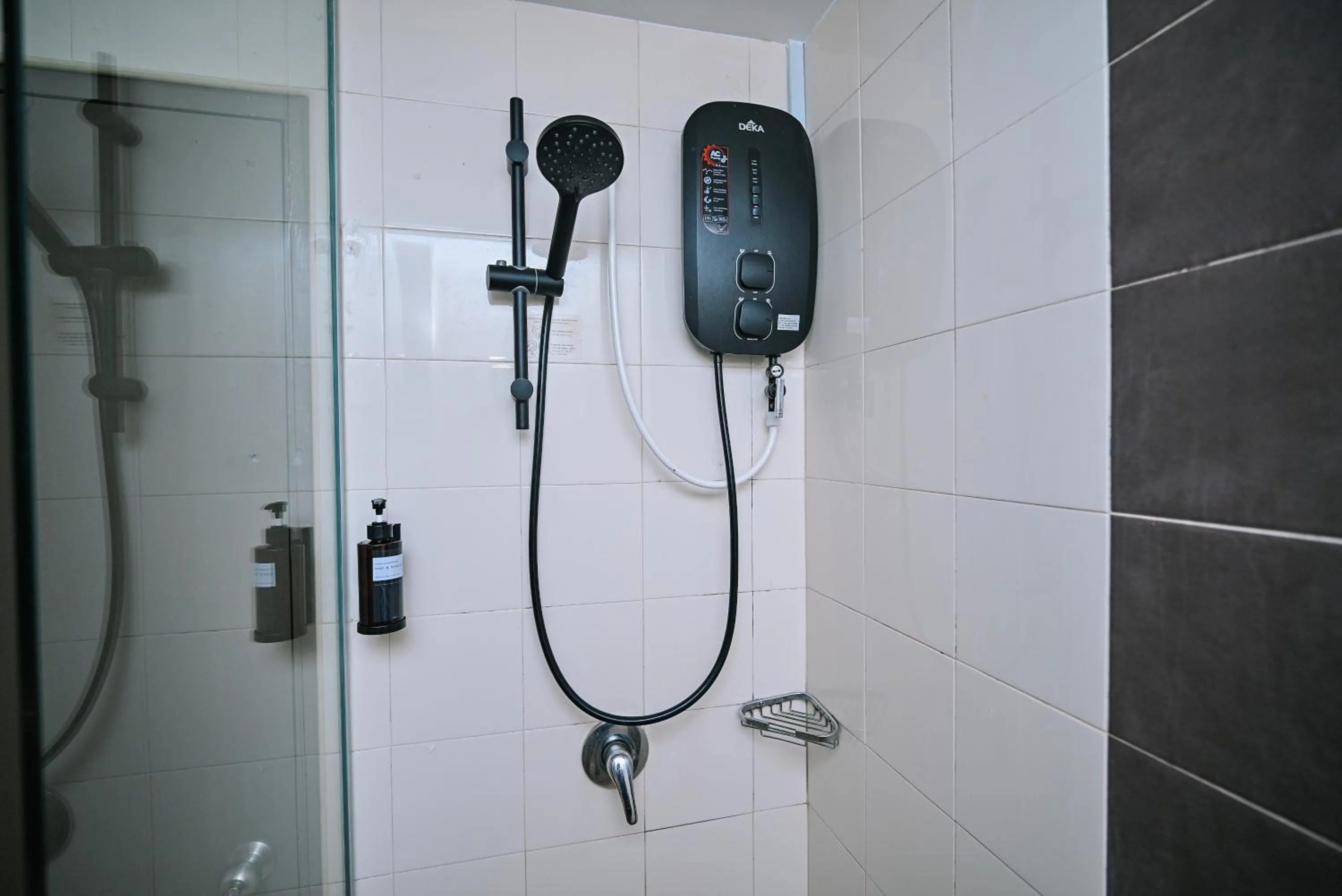 Shower in Kingston Hotel 11 - PWTC, KL