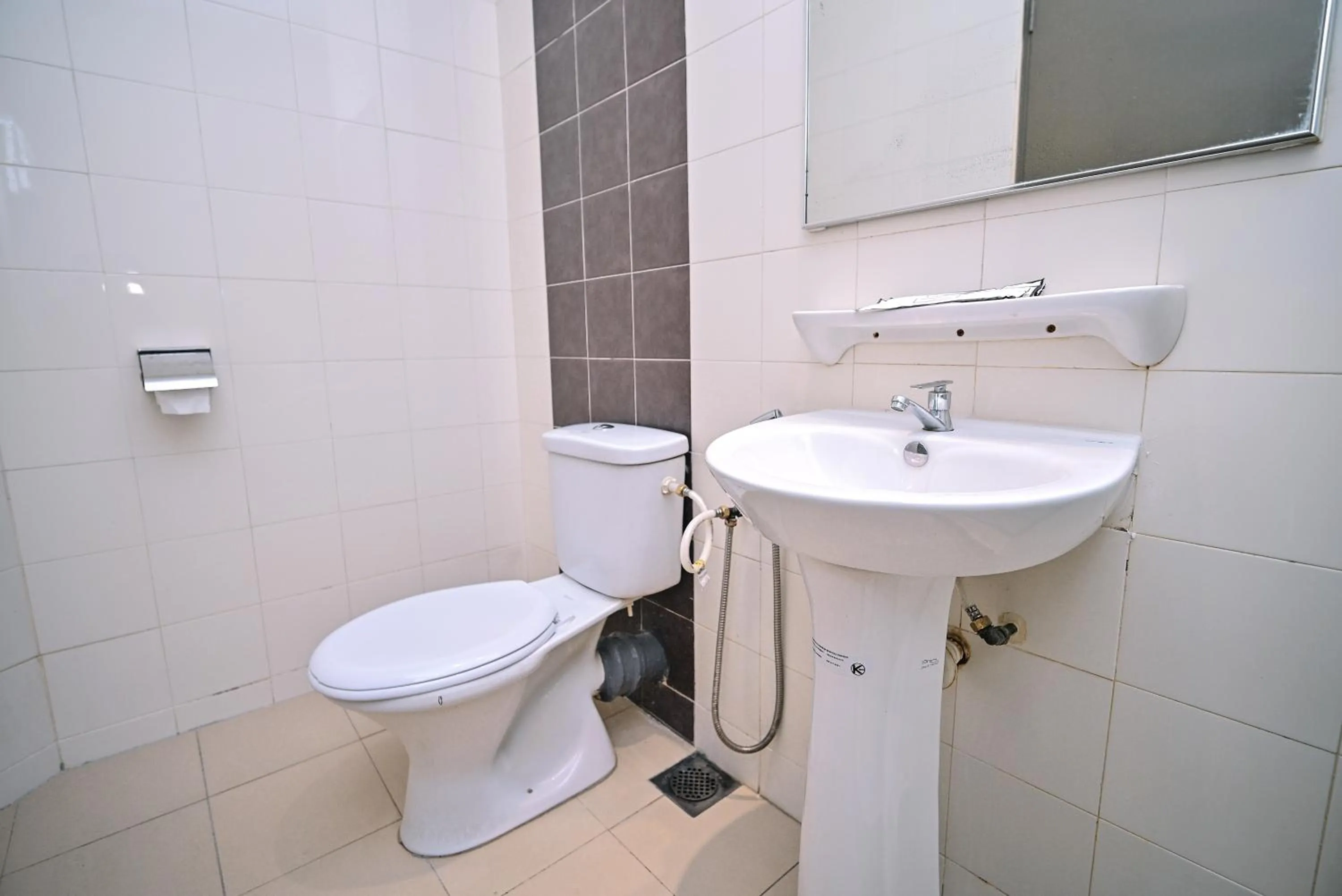 Shower in Kingston Hotel 11 - PWTC, KL