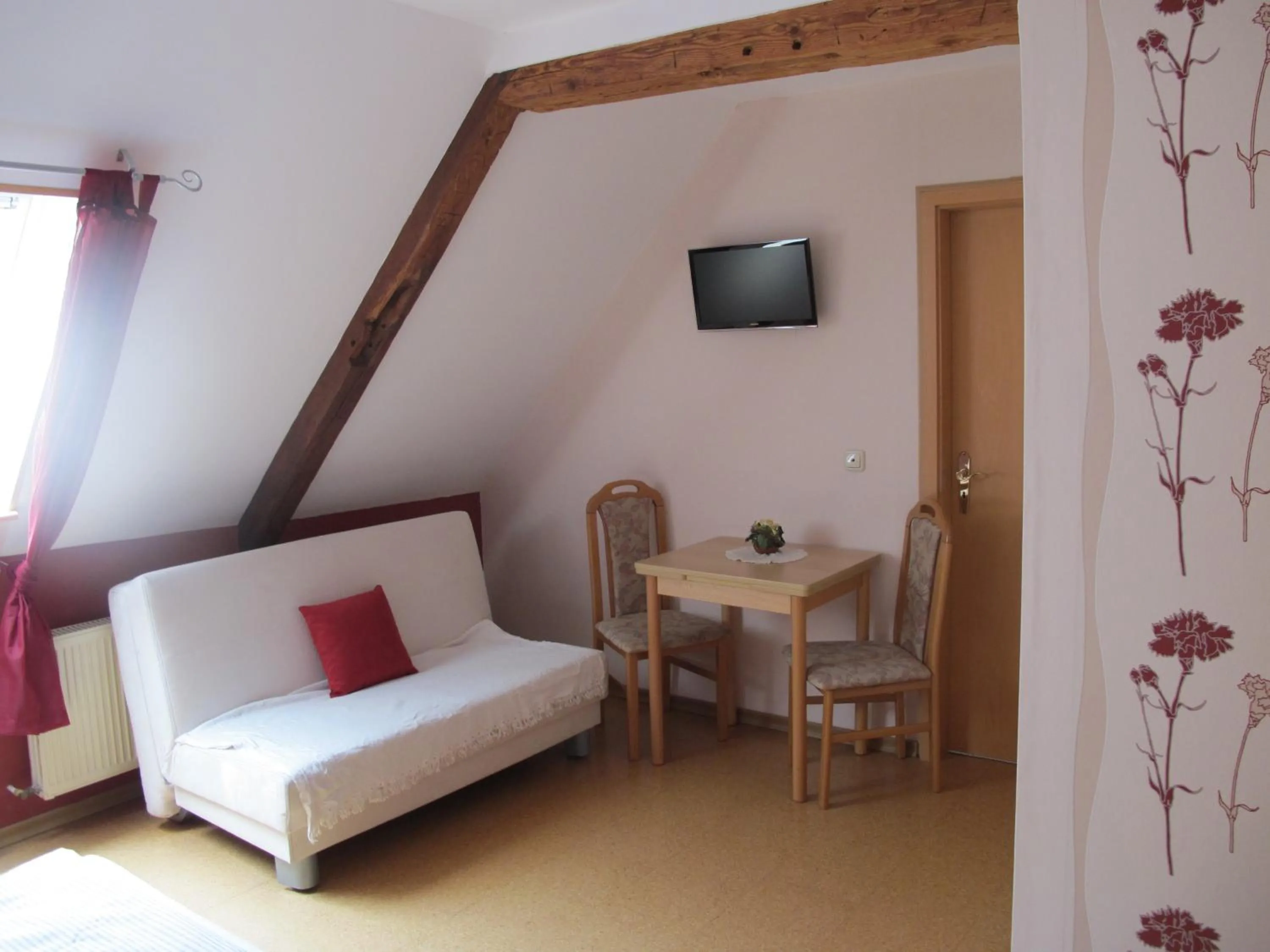 Photo of the whole room, Bed in Weinhof Michael Morbach