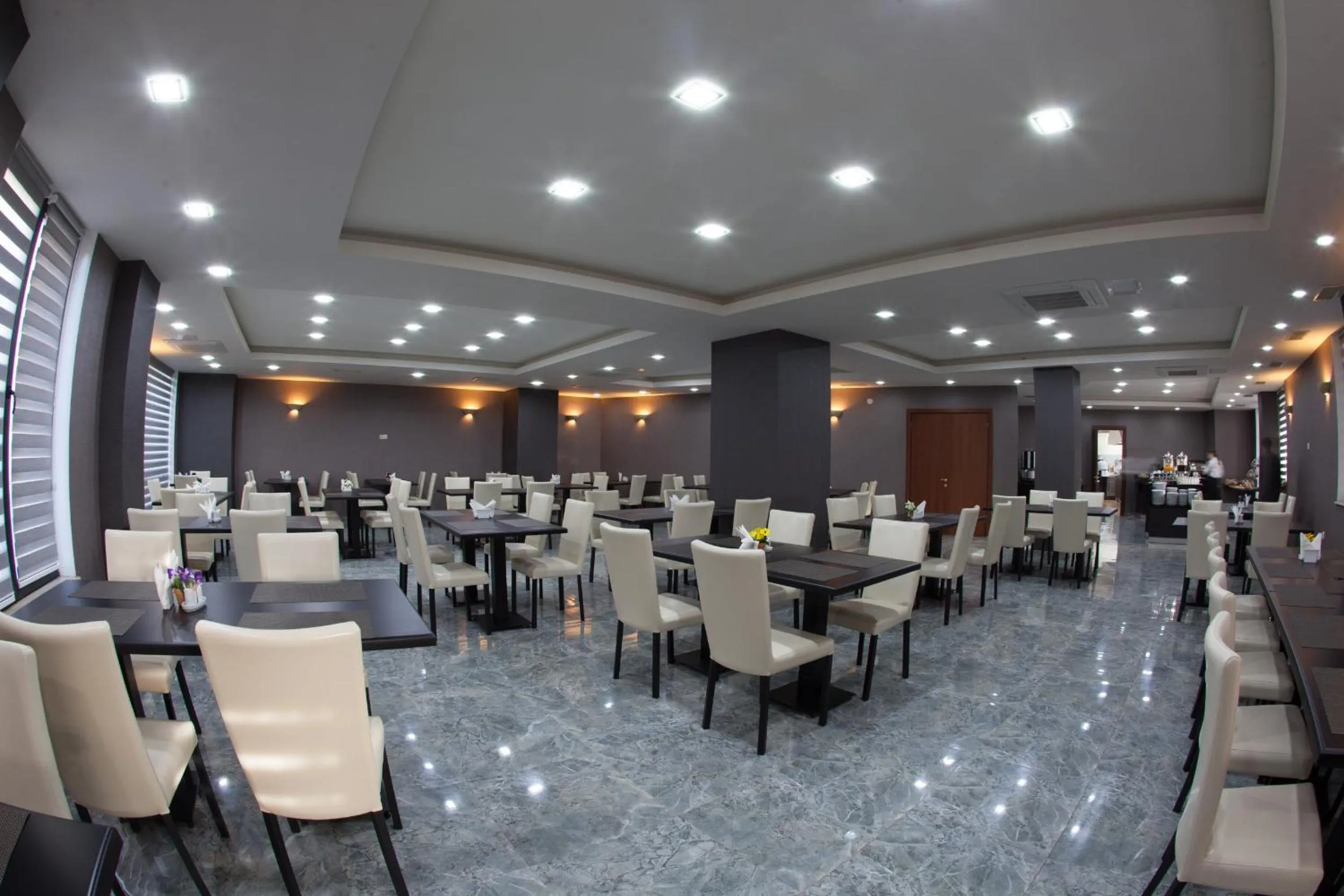 Restaurant/places to eat in Hotel Astoria Tbilisi