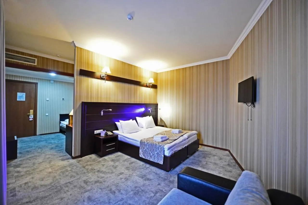 Bedroom, Bed in Hotel Astoria Tbilisi