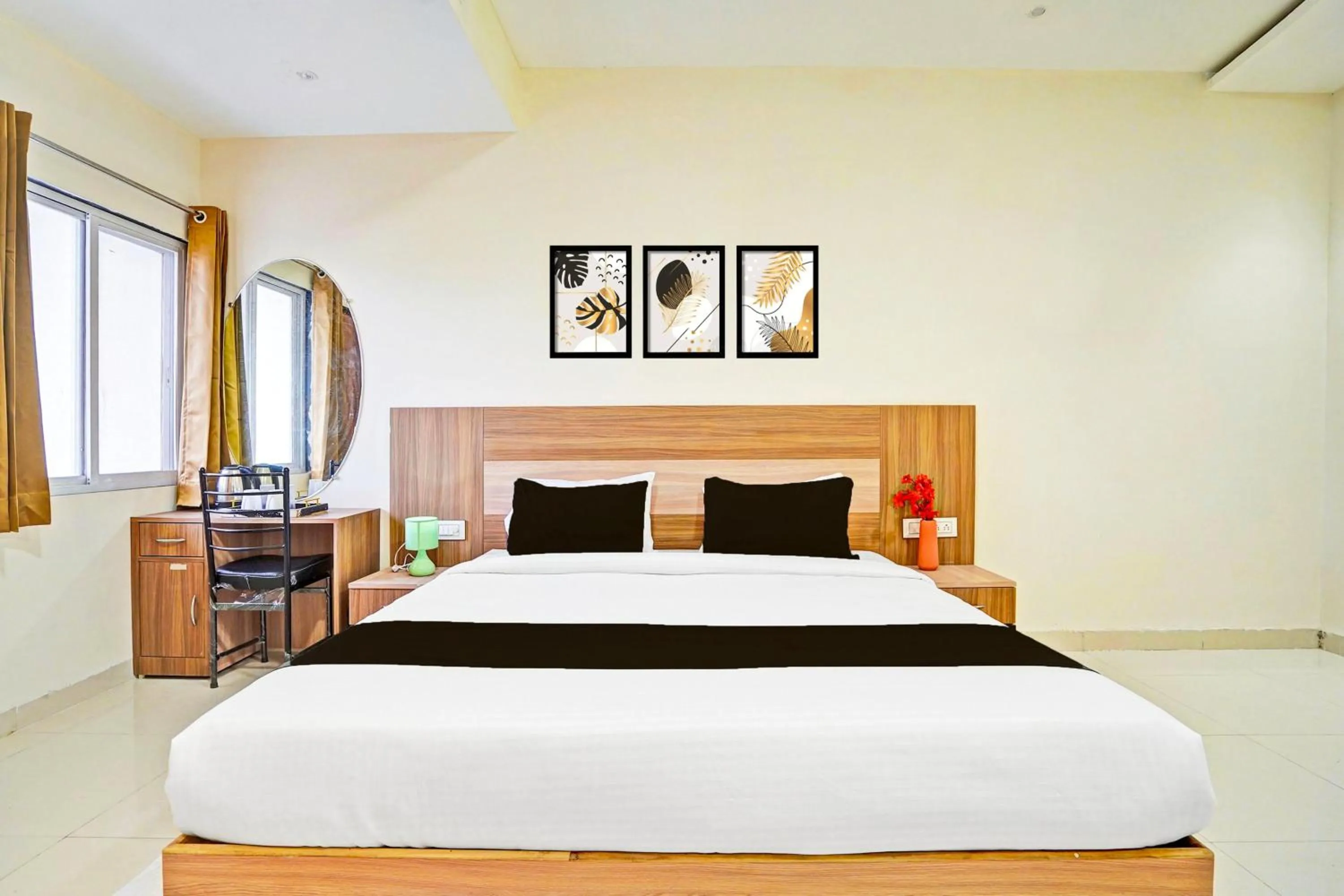 Bedroom, Bed in Super Hotel O Kalpi Road Formerly Hotel Gajanand